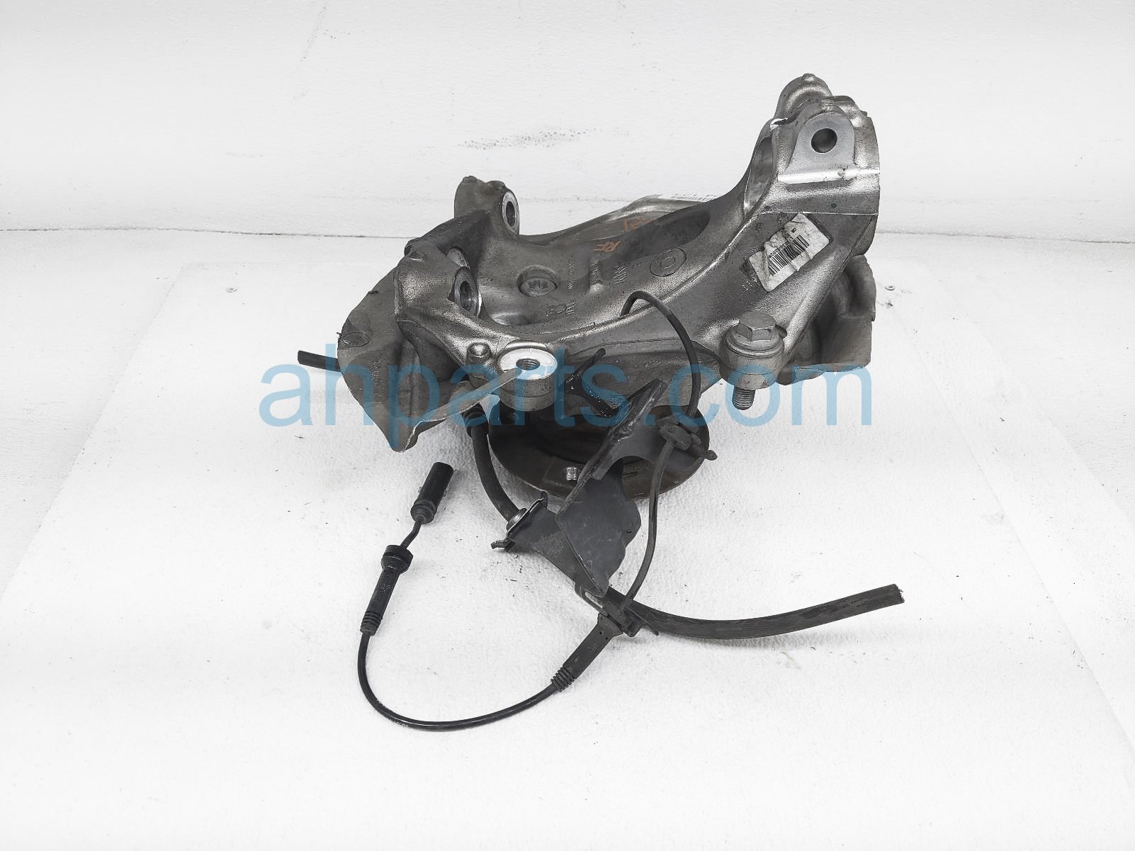 $75 BMW FR/RH SPINDLE KNUCKLE HUB $75 BMW FR/RH SPINDLE KNUCKLE HUB