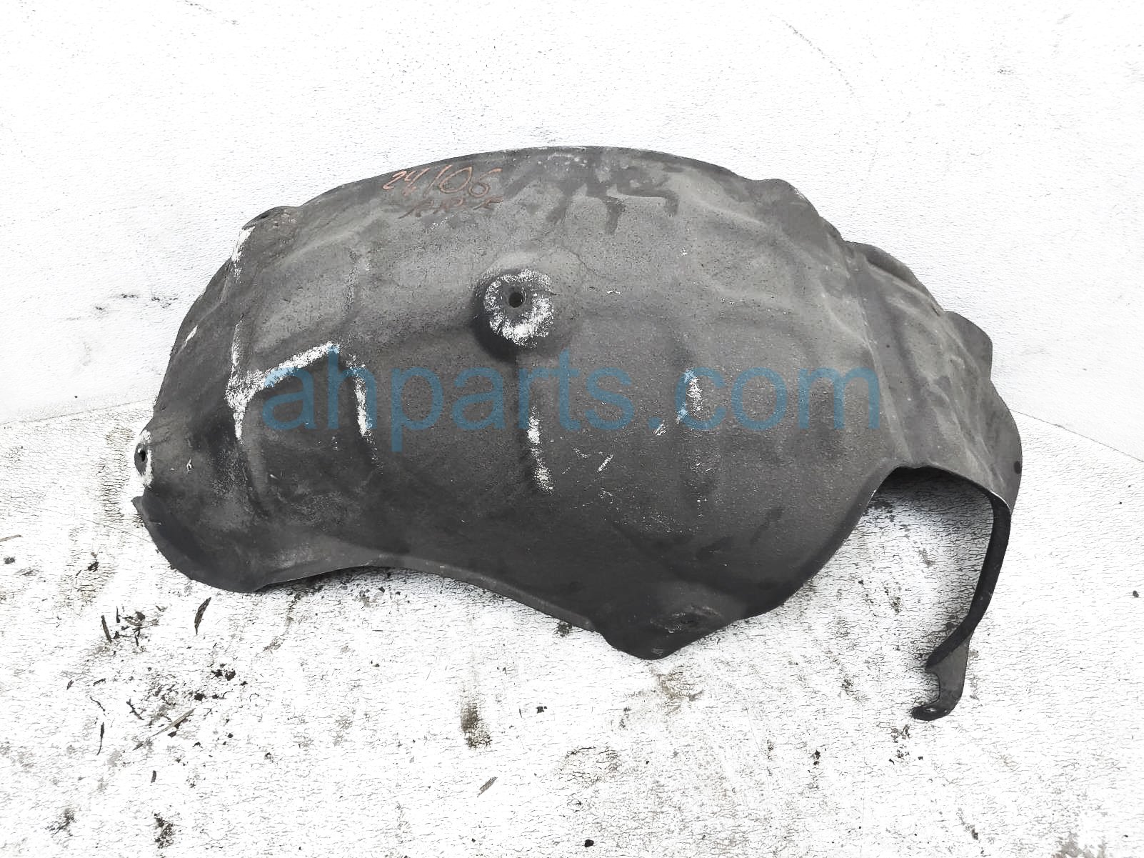 $35 Hyundai RR/RH INNER FENDER LINER $35 Hyundai RR/RH INNER FENDER LINER