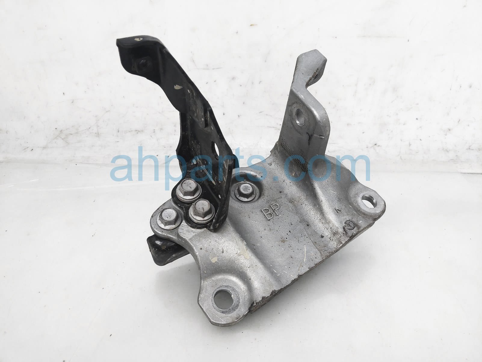$35 Toyota LH ENGINE MOUNT BRACKET - 2.5L AWD $35 Toyota LH ENGINE MOUNT BRACKET - 2.5L AWD