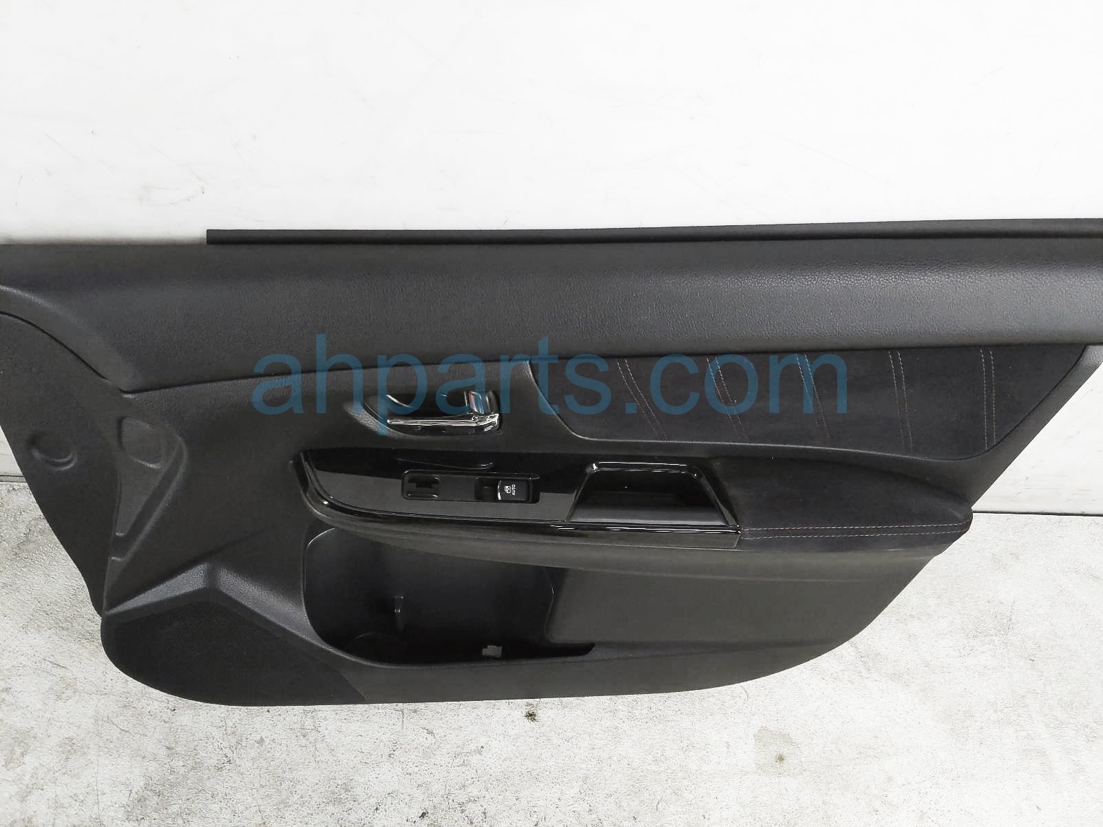 $150 Subaru FR/RH INTERIOR DOOR PANEL -BLACK STI