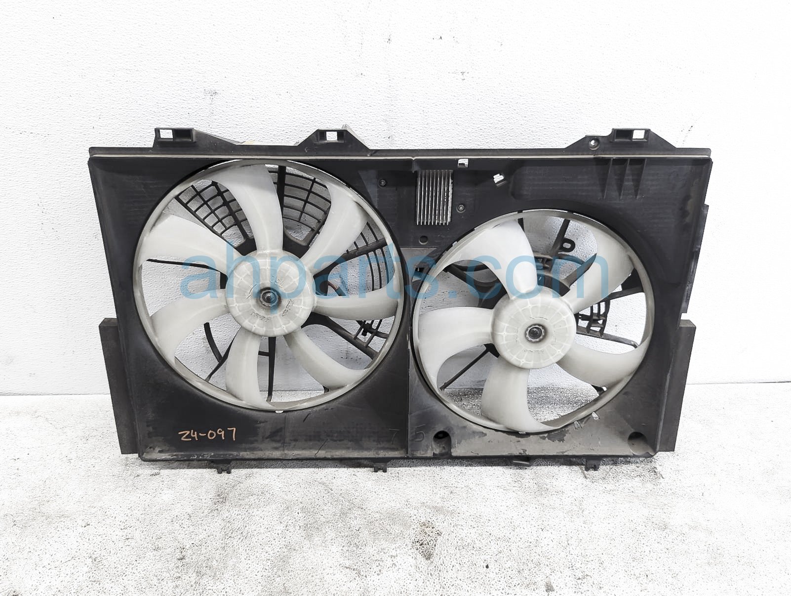 $200 Toyota RADIATOR COOLING FAN ASSEMBLY $200 Toyota RADIATOR COOLING FAN ASSEMBLY