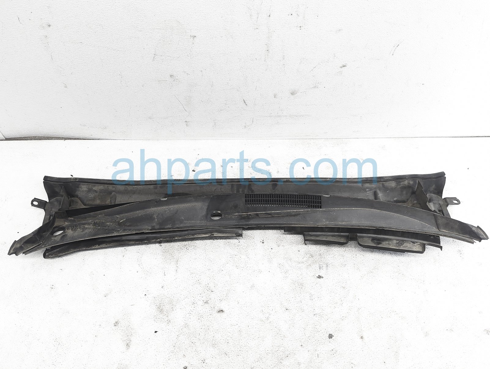 $200 Toyota WINDSHIELD COWL PLASTIC PANEL $200 Toyota WINDSHIELD COWL PLASTIC PANEL