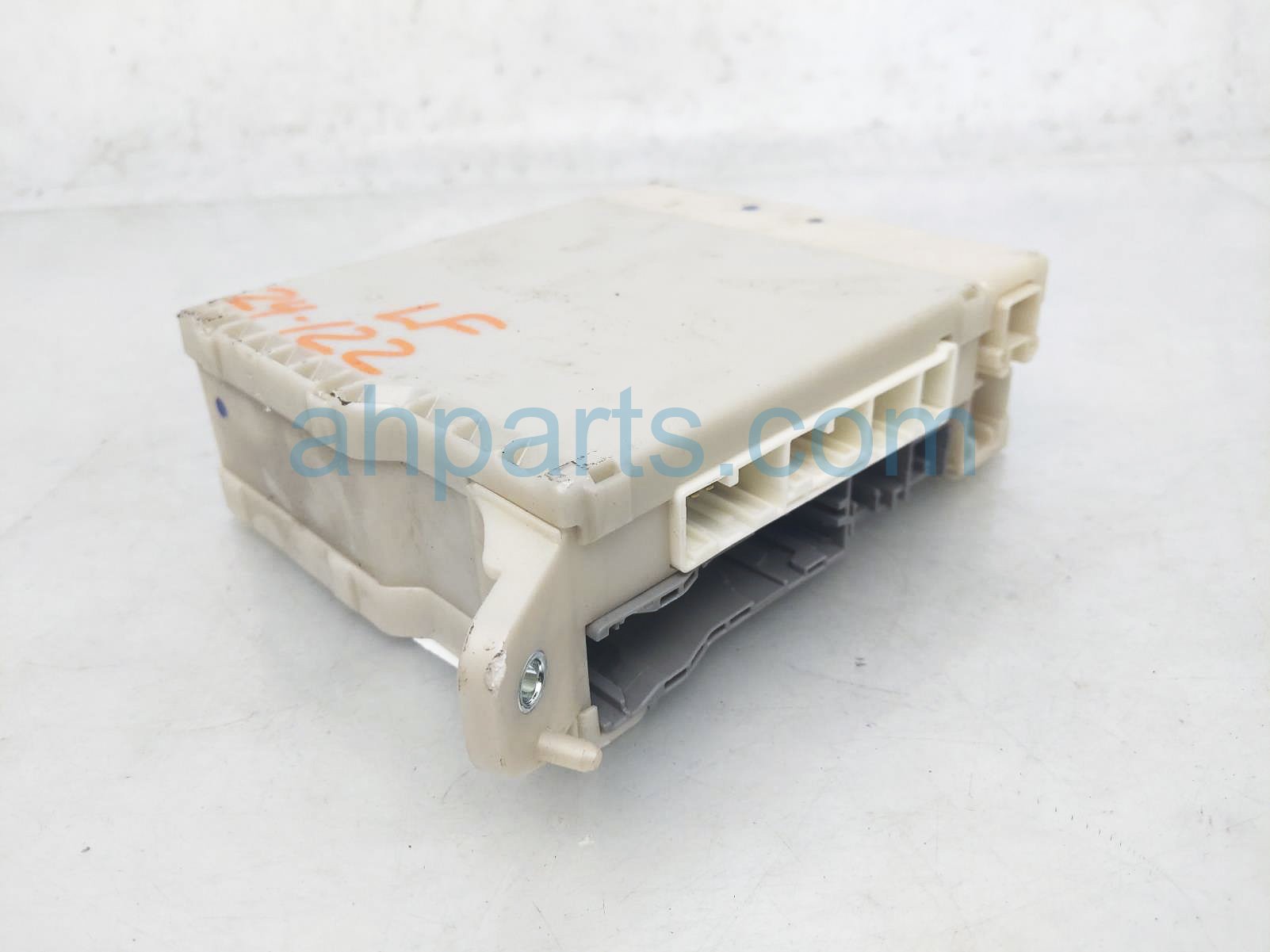 $60 Lexus LH JUNCTION FUSE BOX - 3.5L RWD $60 Lexus LH JUNCTION FUSE BOX - 3.5L RWD