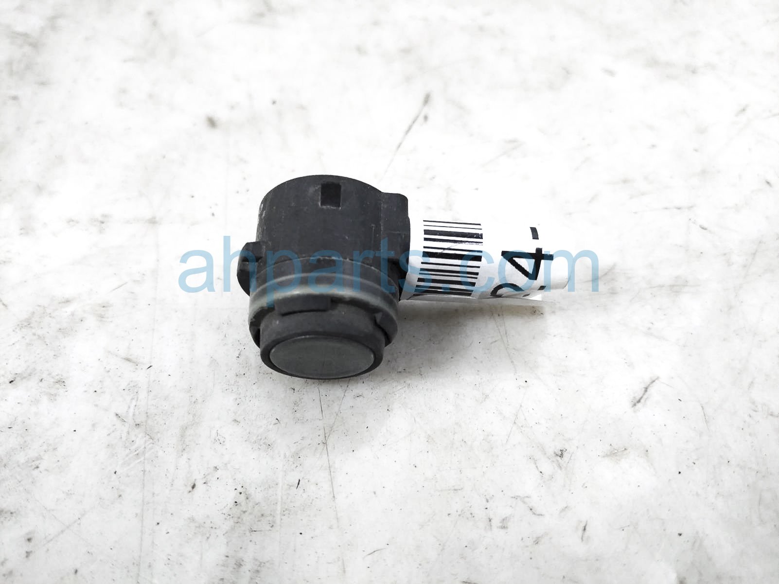 $25 Volvo SINGLE PARKING SENSOR - BLACK $25 Volvo SINGLE PARKING SENSOR - BLACK