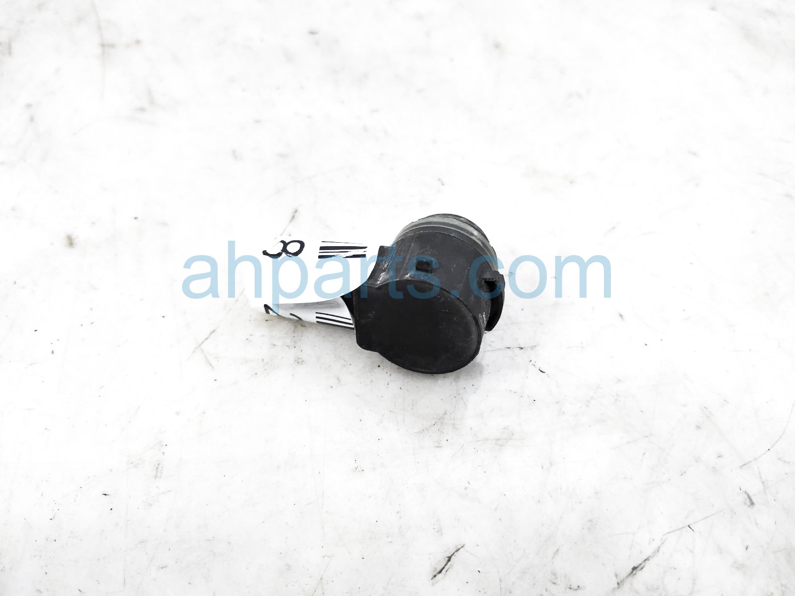 $25 Volvo SINGLE PARKING SENSOR - BLACK $25 Volvo SINGLE PARKING SENSOR - BLACK