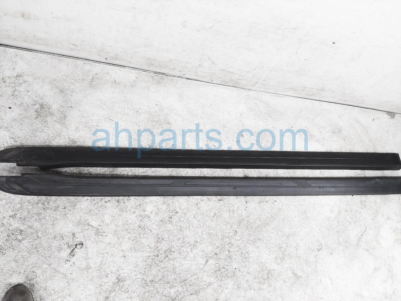 $145 Toyota LH + RH TRIM BED RAILS MOULDING