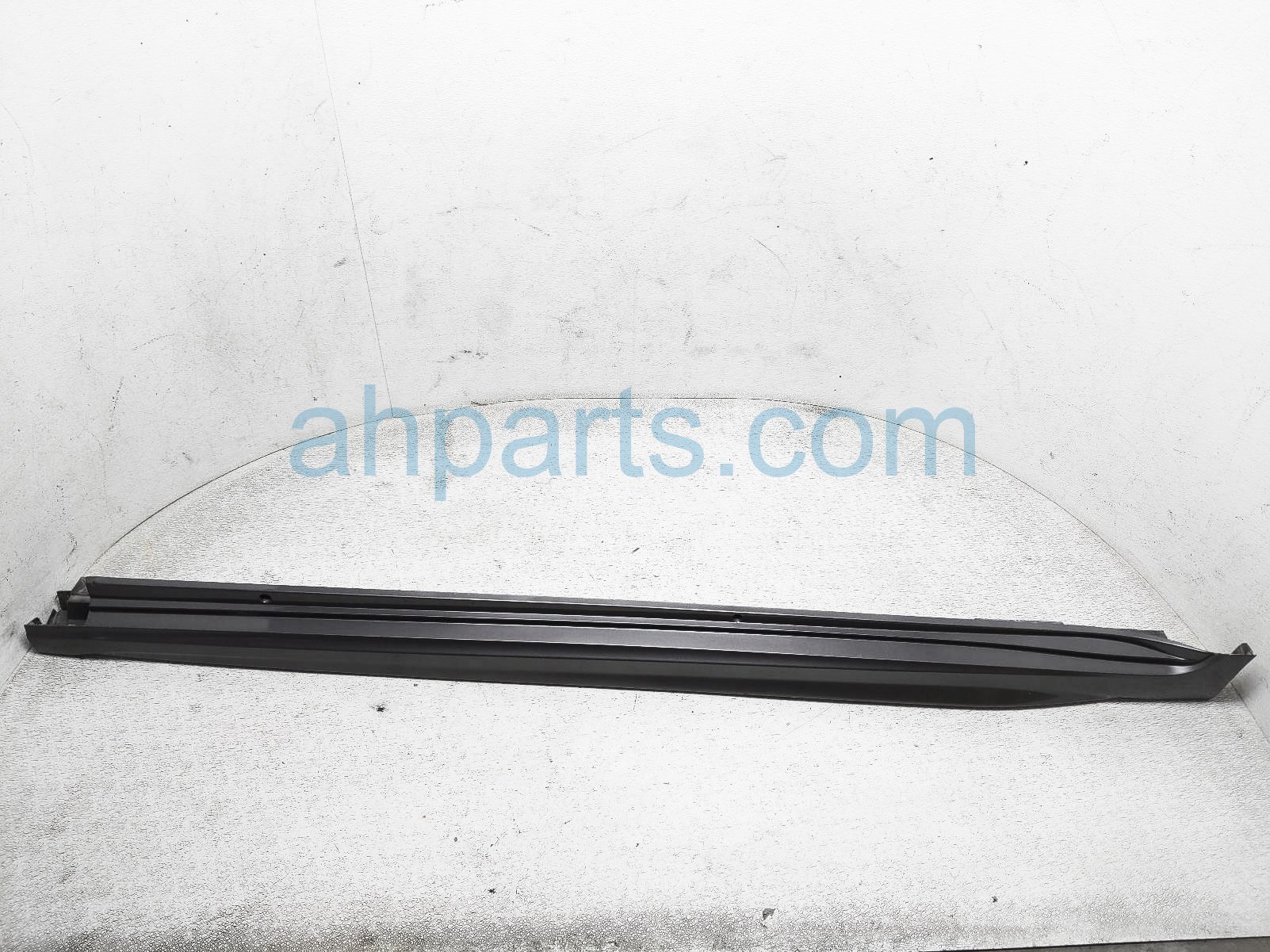 $250 Toyota LH SIDE SKIRT / MOLDING - GREY SE