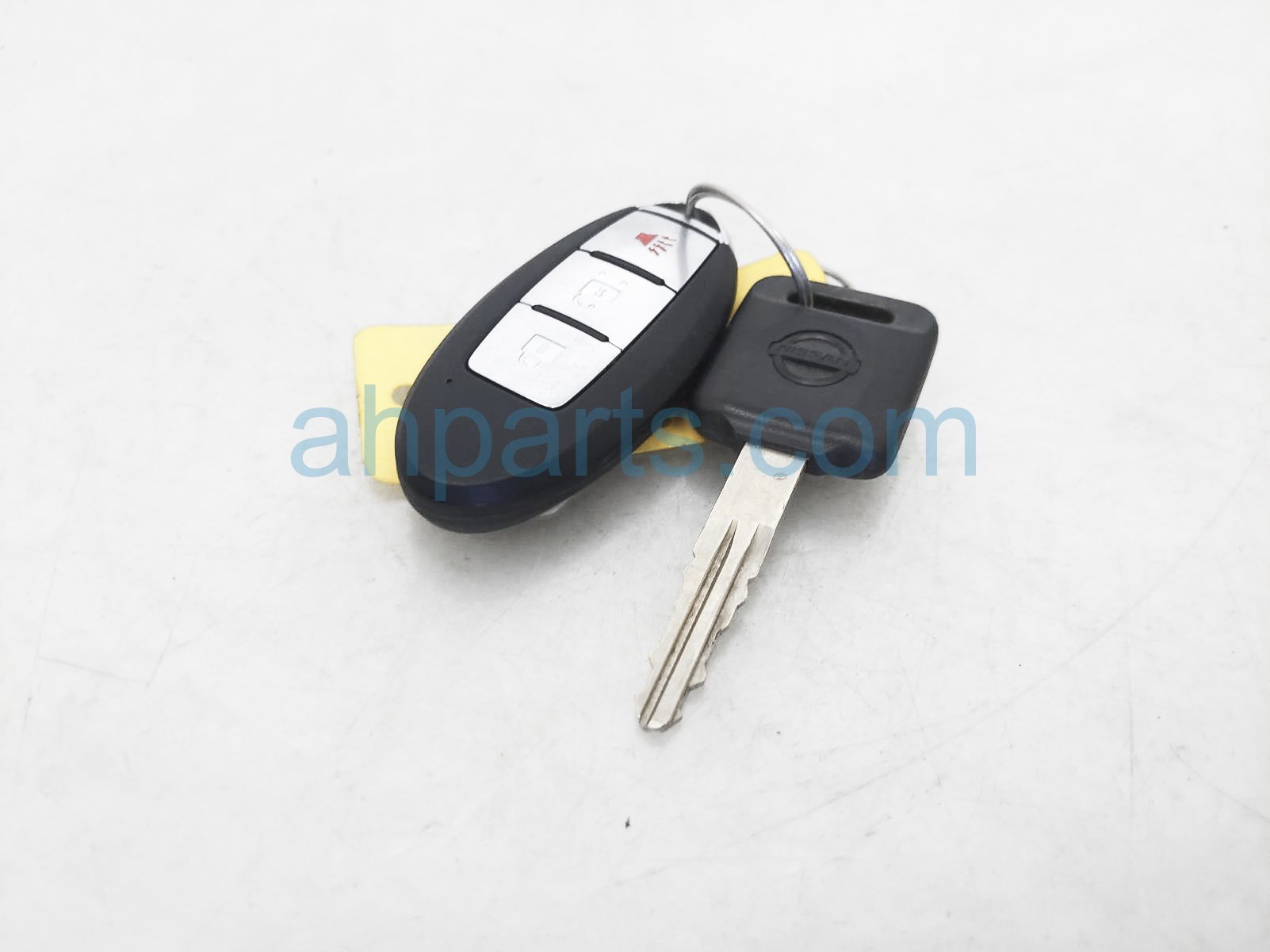 $39 Nissan THREE BUTTON REMOTE KEY FOB $39 Nissan THREE BUTTON REMOTE KEY FOB