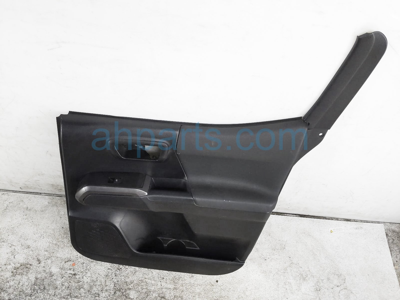 $149 Toyota RR/RH INTERIOR DOOR PANEL - BLACK CC $149 Toyota RR/RH INTERIOR DOOR PANEL - BLACK CC