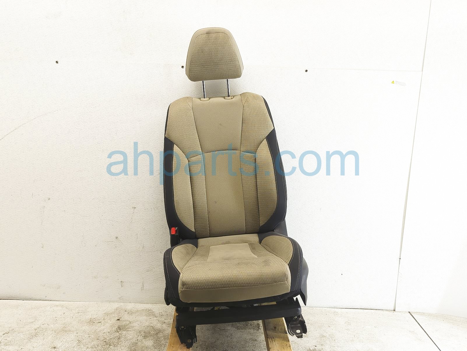 $250 Subaru FR/LH SEAT - TAN CLOTH $250 Subaru FR/LH SEAT - TAN CLOTH