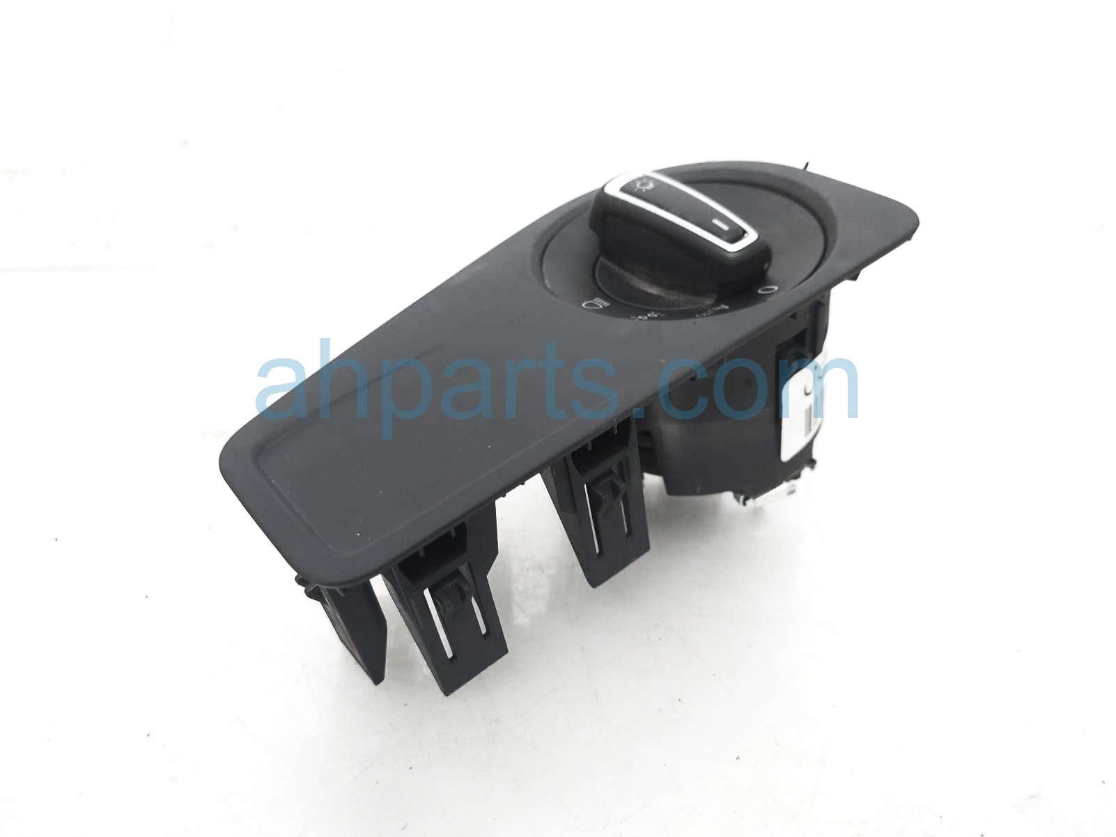 $25 Volkswagen HEADLAMP SWITCH ASSY ( ON DASH ) $25 Volkswagen HEADLAMP SWITCH ASSY ( ON DASH )