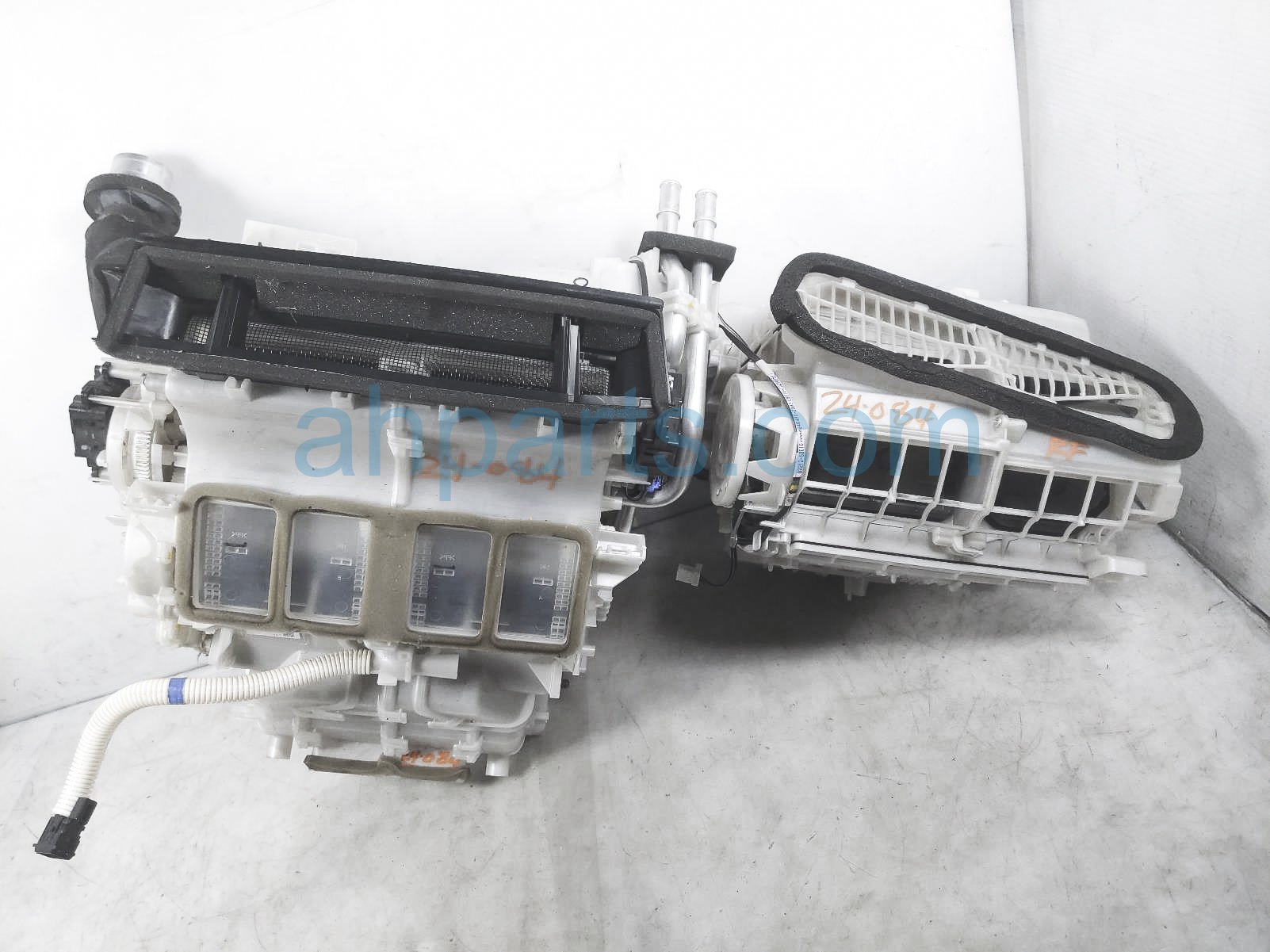 Sold 2017 Lexus Rc350 Blower Motor W/heater Core Assy 87130 30822 Replacement Sold 2017 Lexus Rc350 Blower Motor W/heater Core Assy 87130 30822 Replacement thumbnail