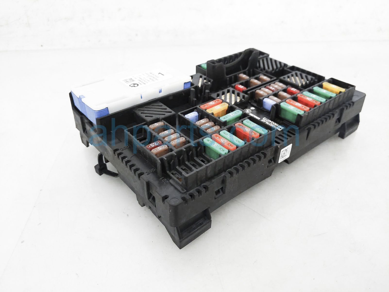 $100 Toyota FUSE BOX POWER DISTRIBUTOR BLOCK $100 Toyota FUSE BOX POWER DISTRIBUTOR BLOCK