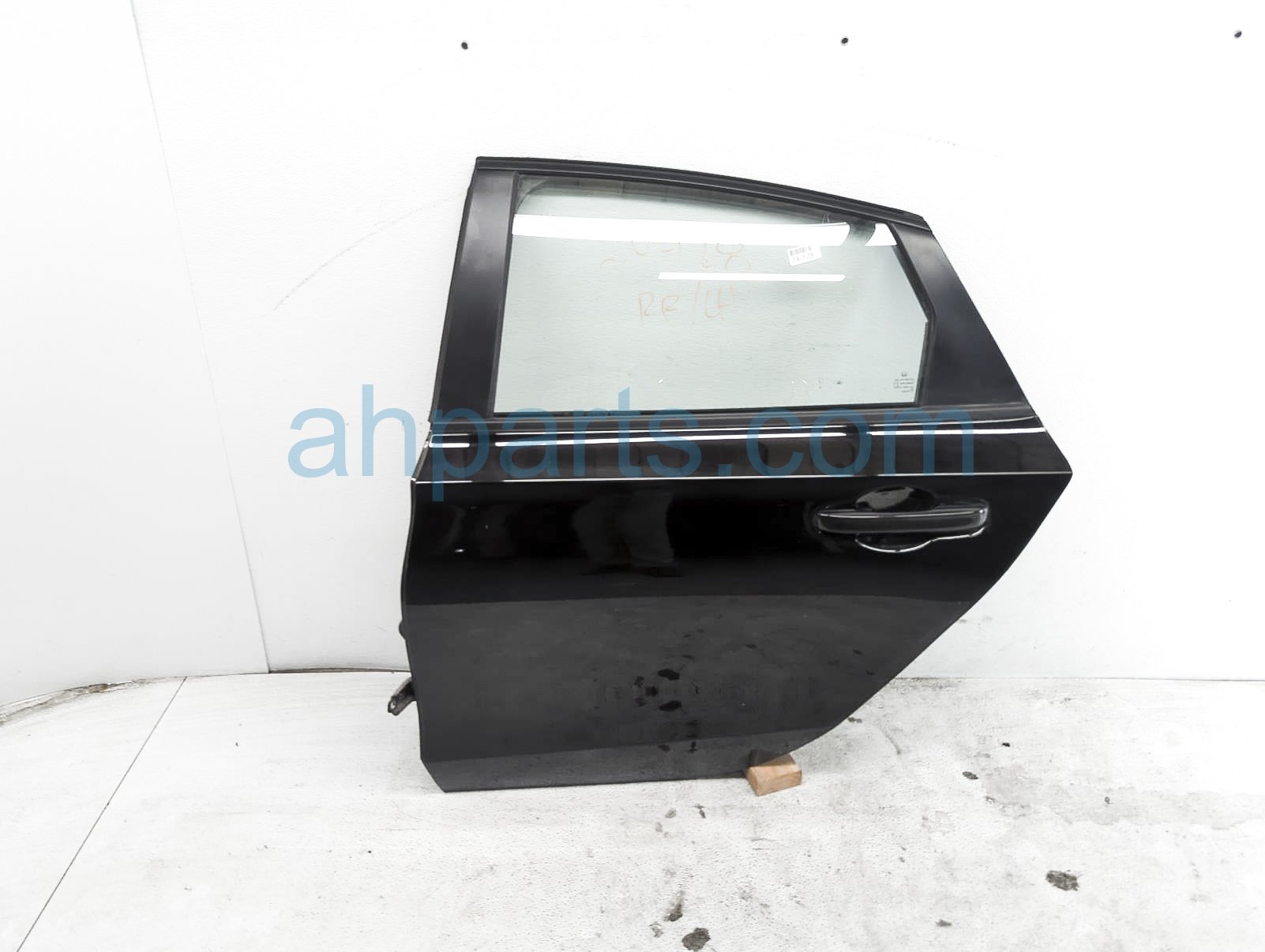 $875 Honda RR/LH DOOR - BLACK - NO INSIDE TRIM*