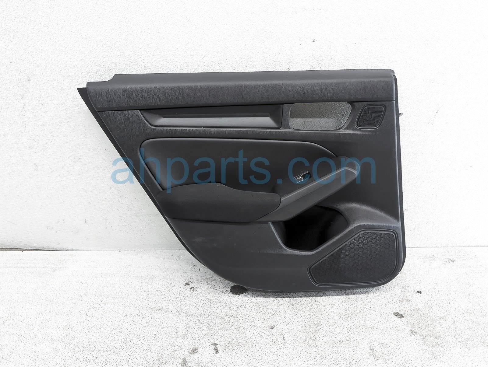 $115 Honda RR/LH INTERIOR DOOR PANEL - BLACK 5D