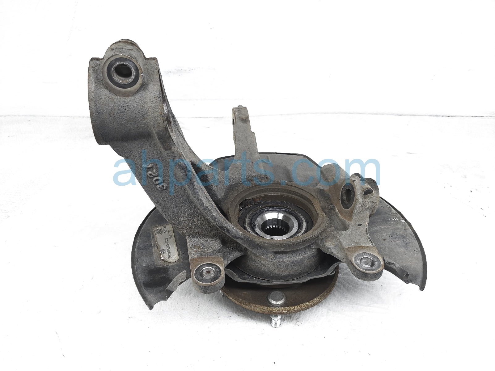 $245 Honda FR/RH SPINDLE KNUCKLE HUB - 2.0L AT