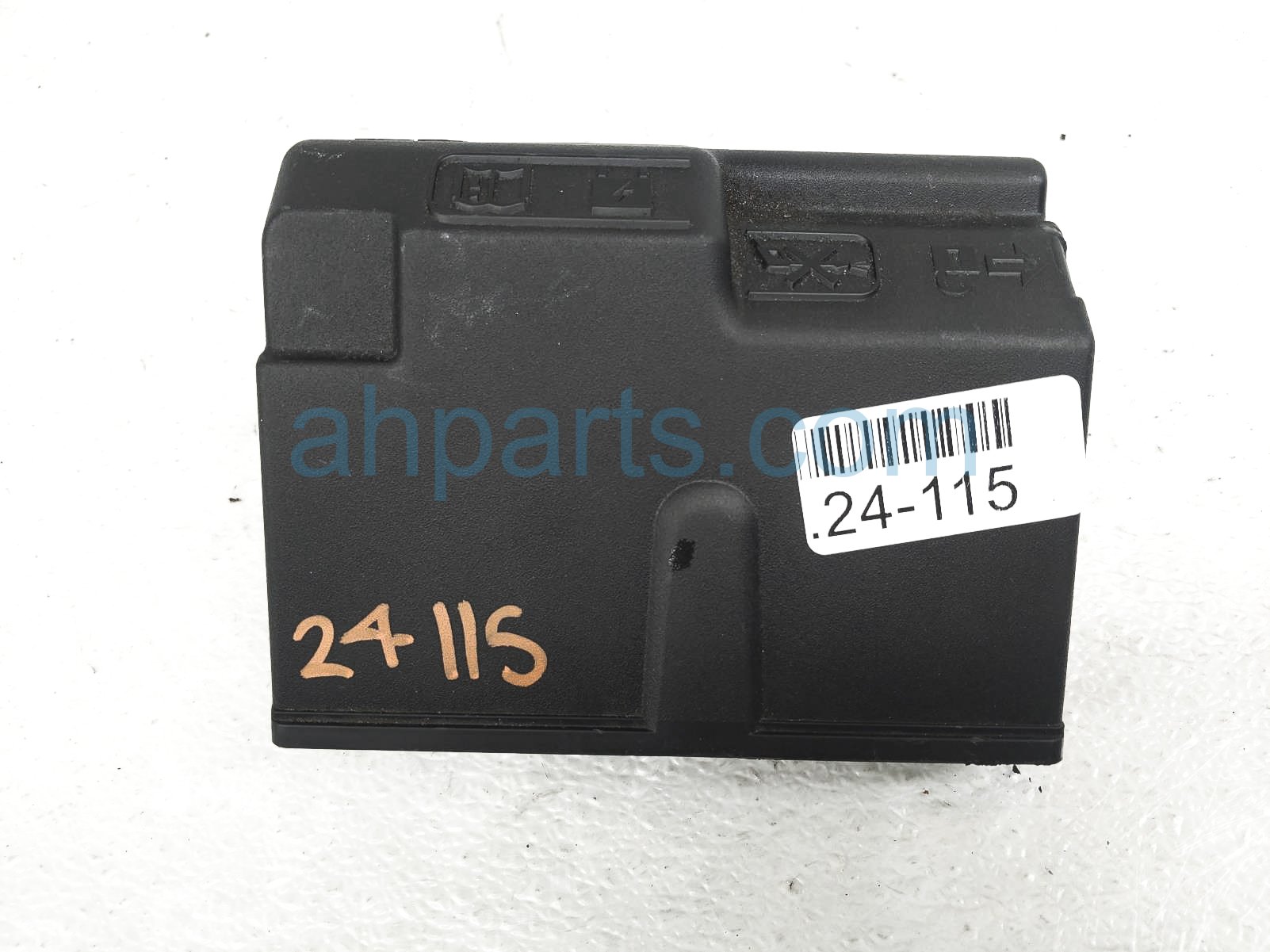 $40 Chevy BATTERY FUSE BLOCK DISTRIBUTOR $40 Chevy BATTERY FUSE BLOCK DISTRIBUTOR