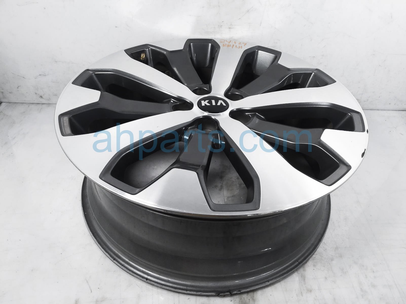 $190 Kia RR/LH WHEEL / RIM