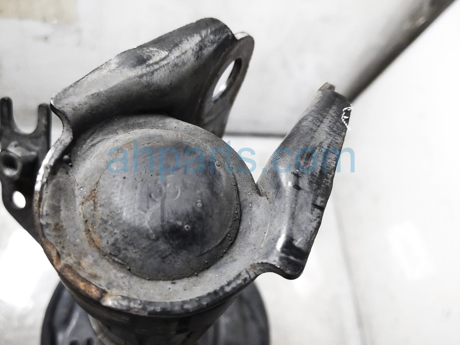 Sold 2018 Toyota Camry Front Driver Strut + Spring 48520-8Z181