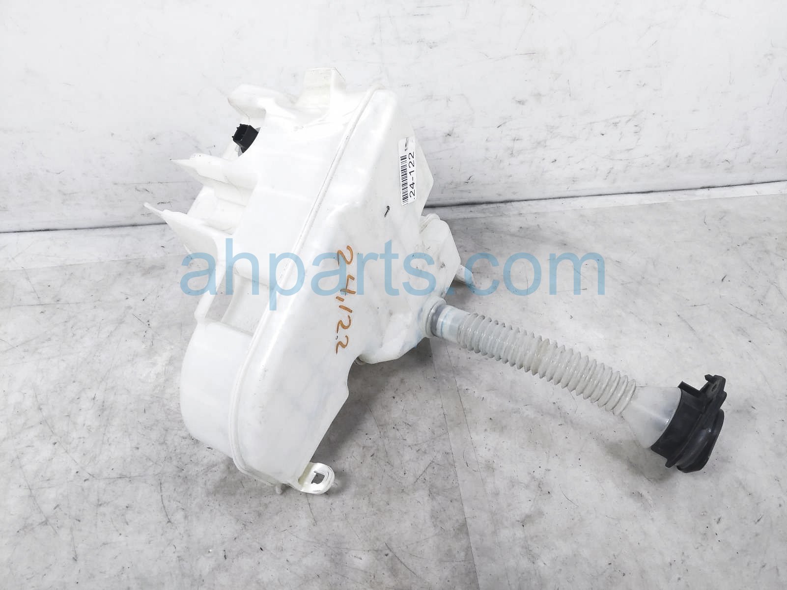 $50 Lexus WINDSHIELD WASHER RESERVOIR TANK $50 Lexus WINDSHIELD WASHER RESERVOIR TANK