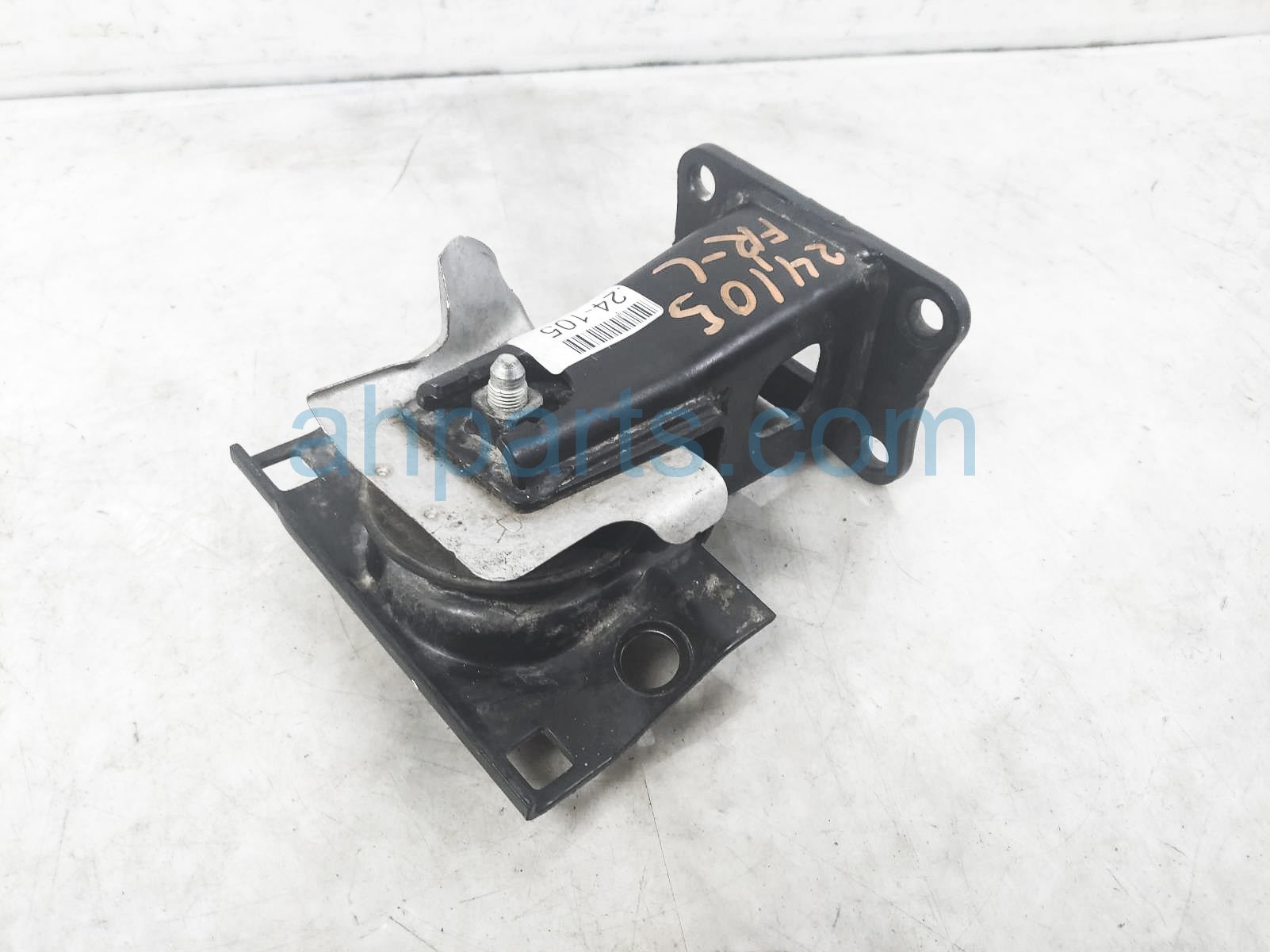 $150 Nissan FR/LH MOTOR MOUNT W/BRACKET - PRO4X