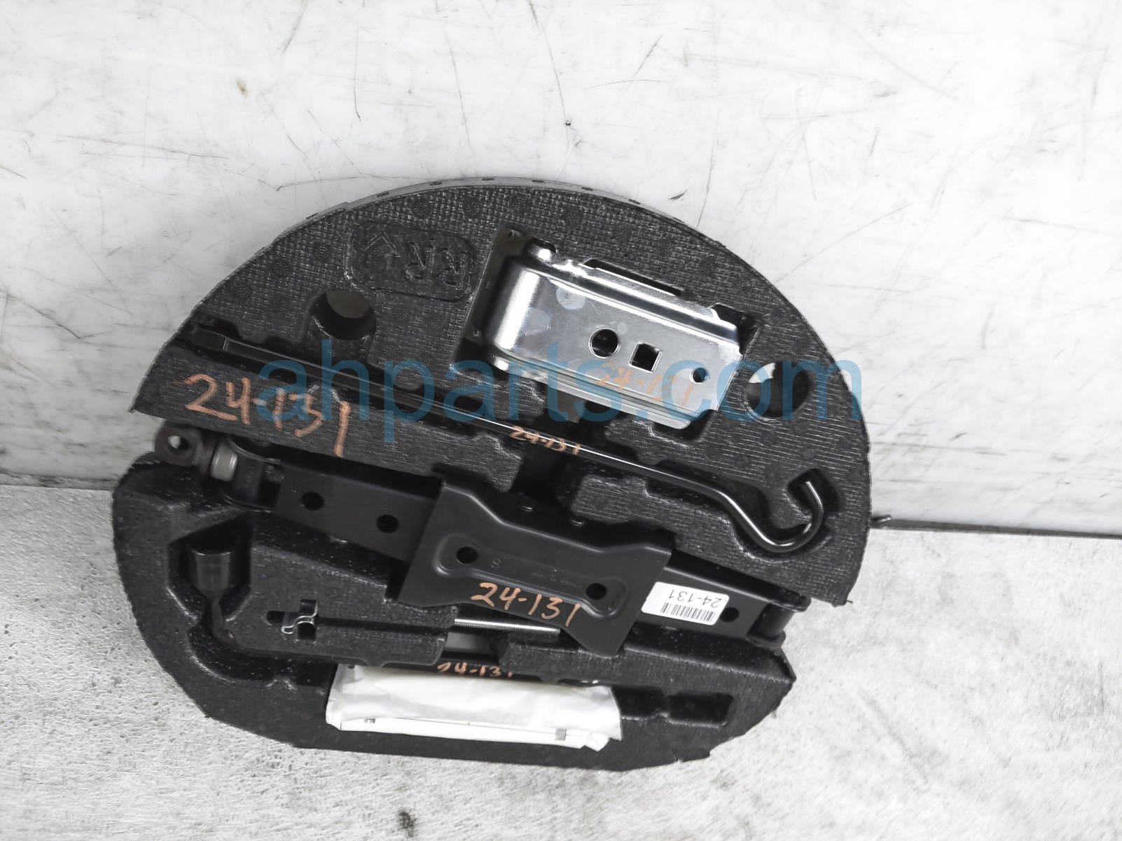 $40 Honda JACK + TOOLS WITH FOAM HOLDER $40 Honda JACK + TOOLS WITH FOAM HOLDER