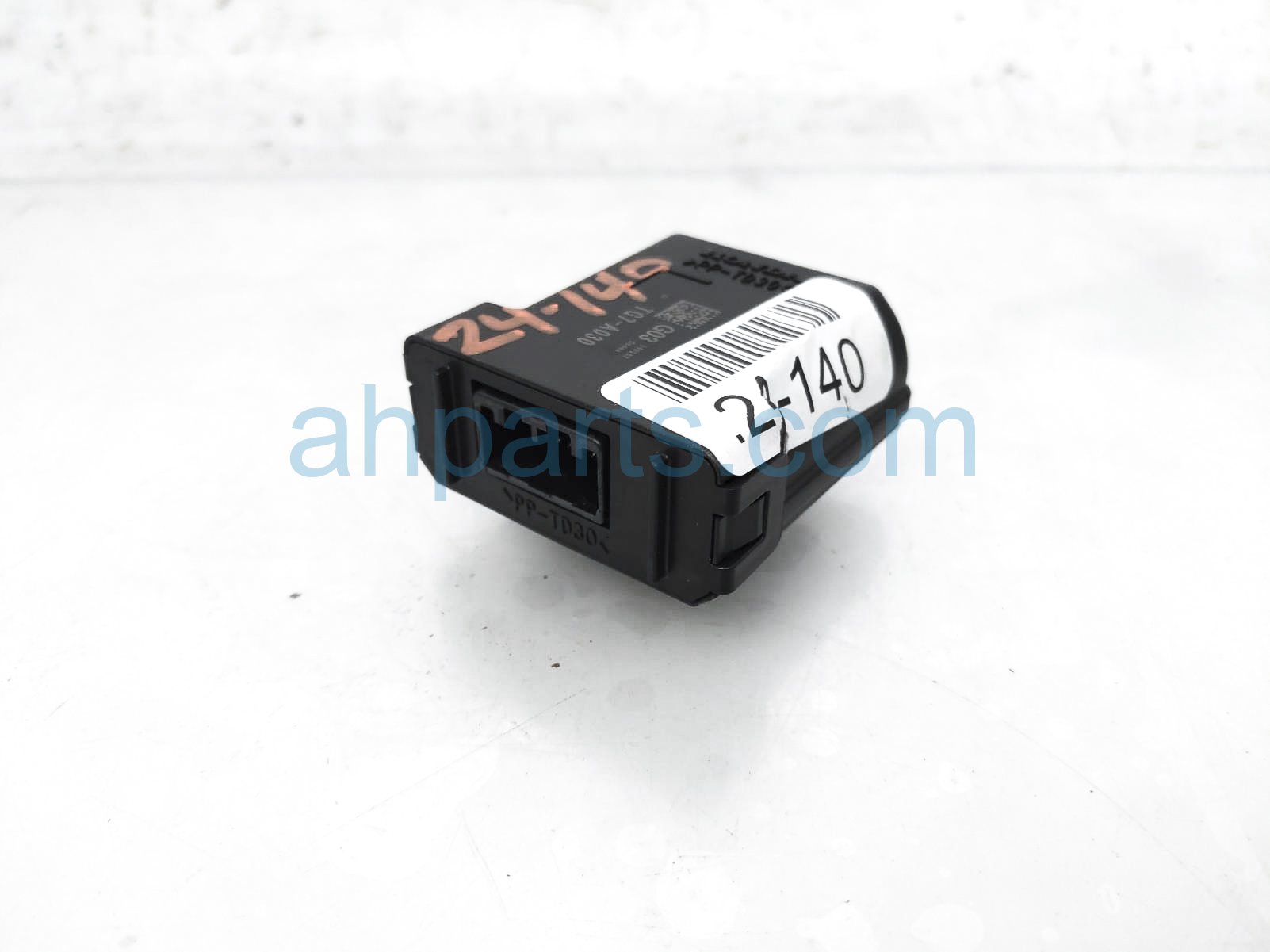 $25 Honda CAN GATEWAY CONTROL MODULE- TOURING $25 Honda CAN GATEWAY CONTROL MODULE- TOURING