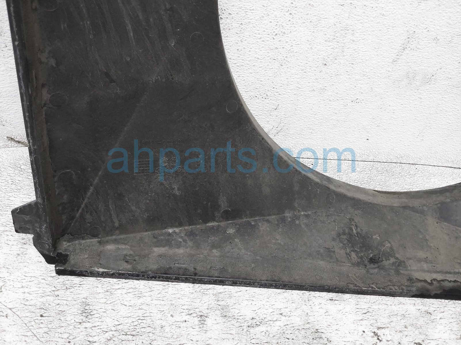 thumbnail image 2 of Yellowspeed Radiator Fan Shroud With Reservoir For Toyota Tacoma (2016-2023) - Direct Replacement 2 of 4