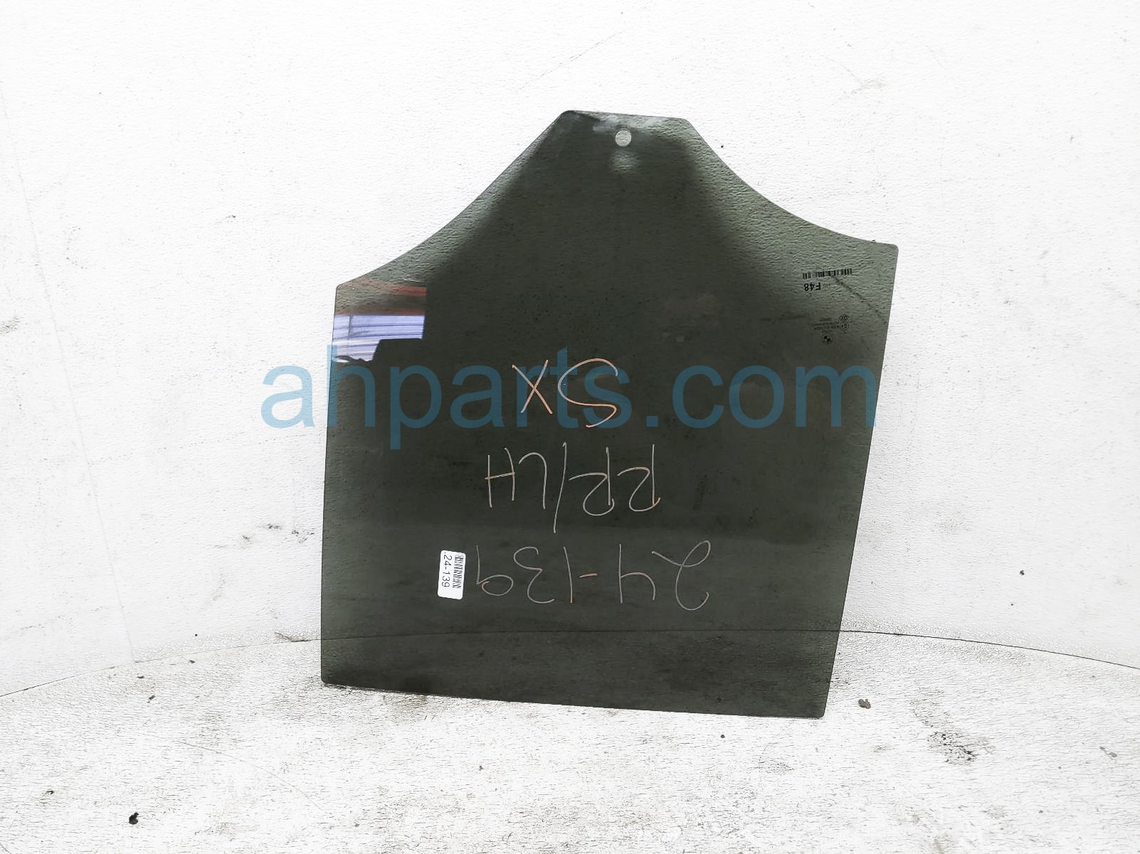 $90 BMW RR/LH DOOR WINDOW GLASS $90 BMW RR/LH DOOR WINDOW GLASS