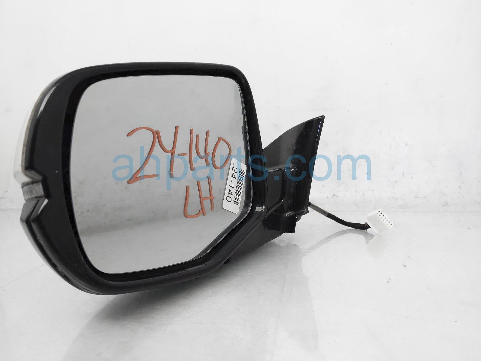 Sold 2019 Honda Pilot Rear Driver Side View Mirror - White 76250