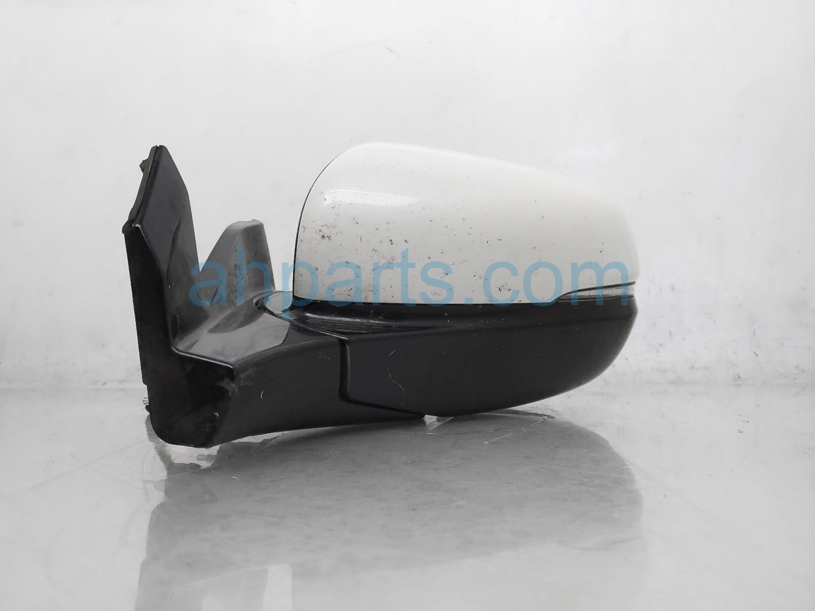 Sold 2019 Honda Pilot Rear Driver Side View Mirror - White 76250
