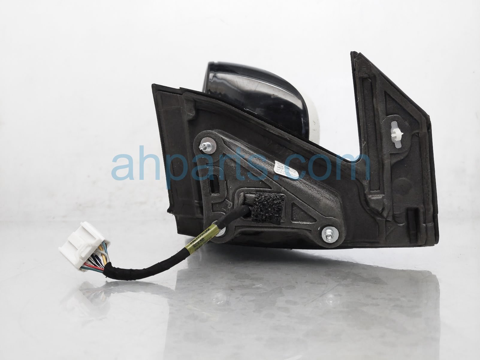 Sold 2019 Honda Pilot Rear Driver Side View Mirror - White 76250