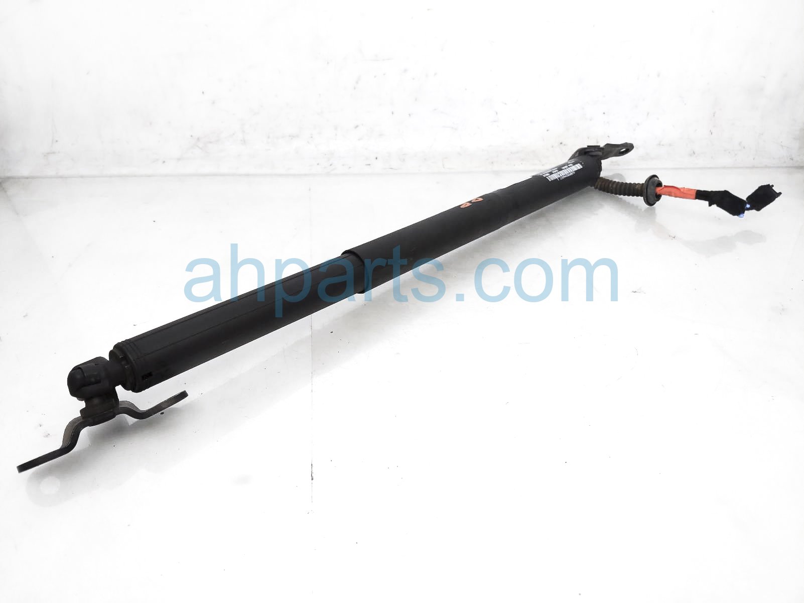 $50 BMW RR/RH TAILGATE STRUT / LIFT CYLINDER $50 BMW RR/RH TAILGATE STRUT / LIFT CYLINDER