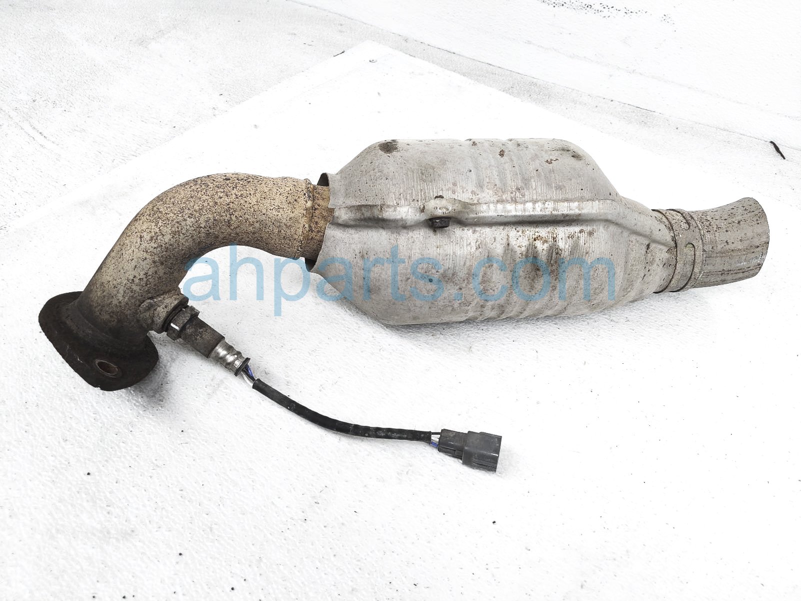 $445 Toyota LH EXHAUST CONVERTER & PIPE ASSY