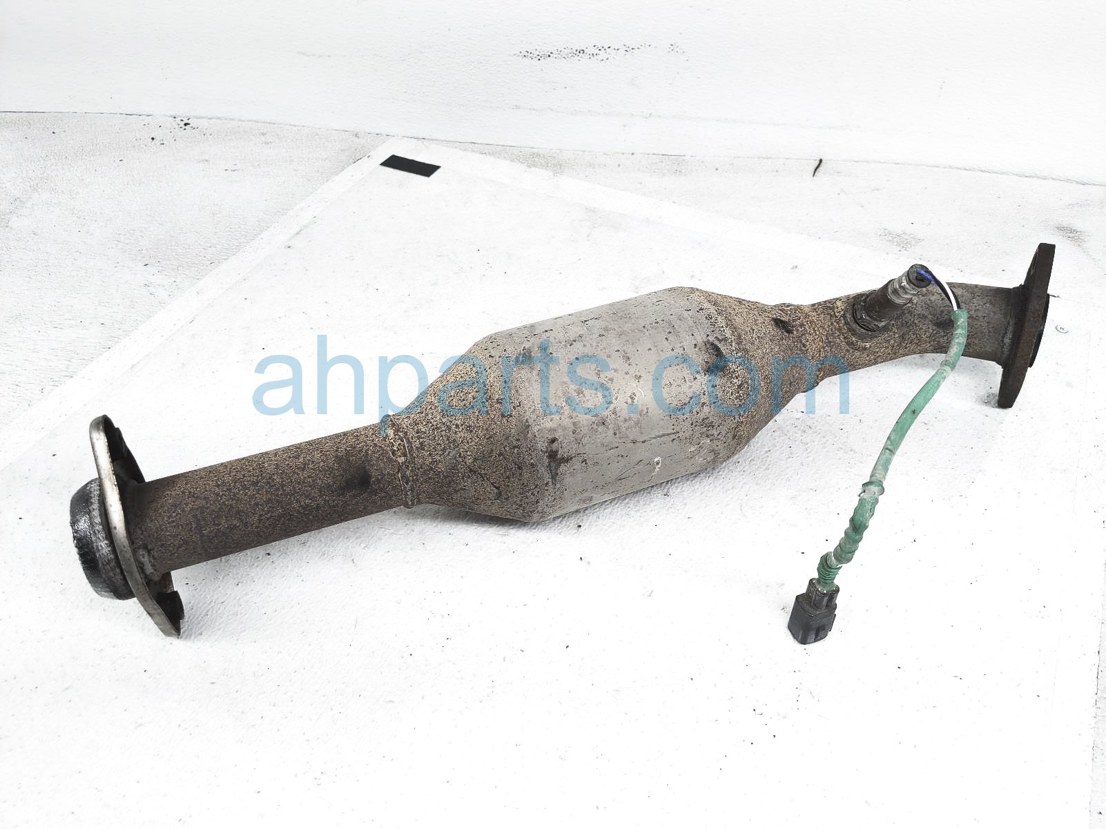 $495 Toyota RH EXHAUST CONVERTER & PIPE ASSY