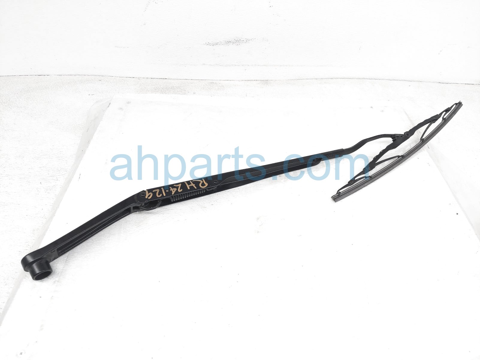 $35 Kia RH WINDSHIELD WIPER ARM $35 Kia RH WINDSHIELD WIPER ARM