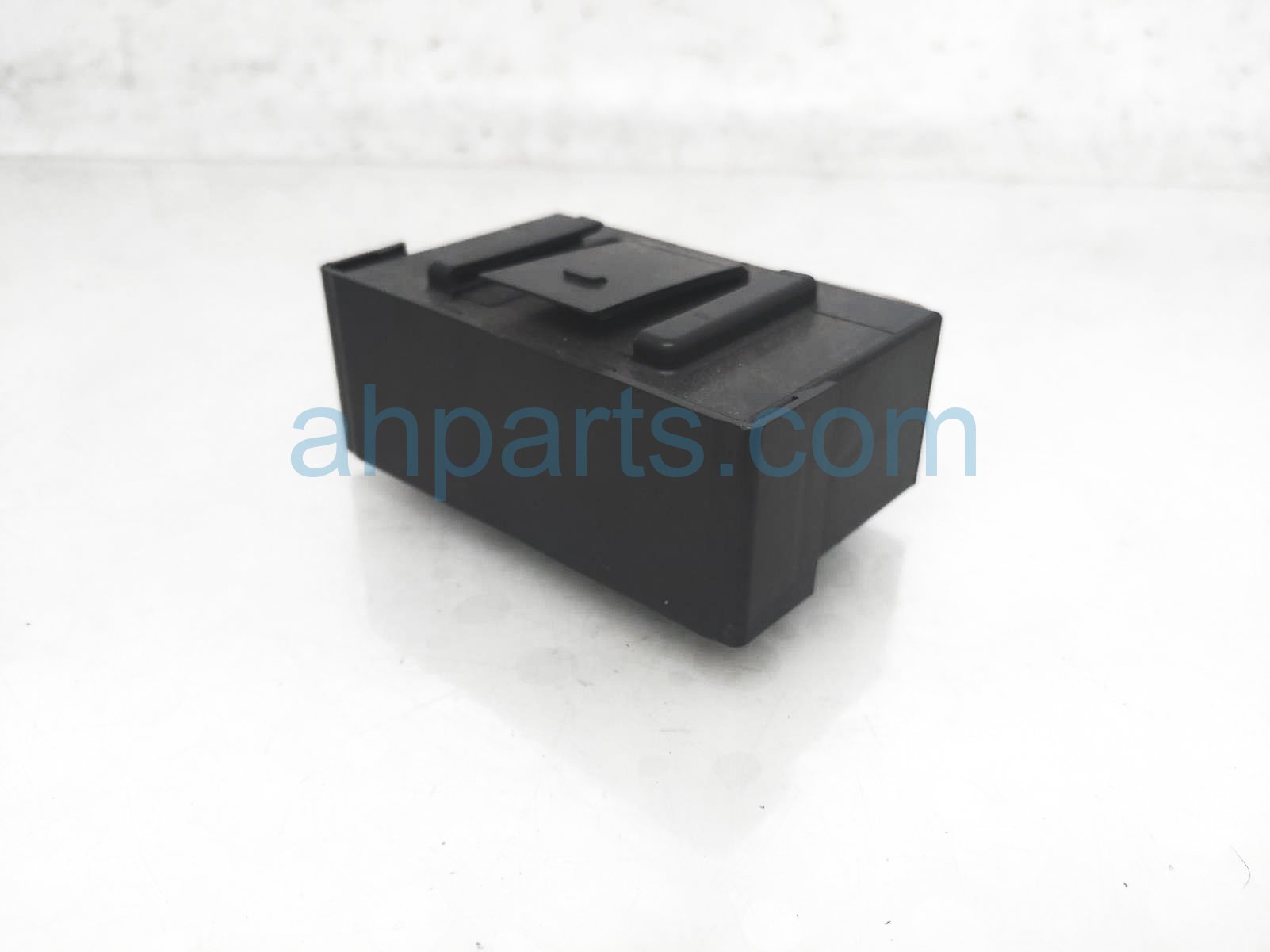 $35 Acura SUB RELAY CONTROL UNIT $35 Acura SUB RELAY CONTROL UNIT