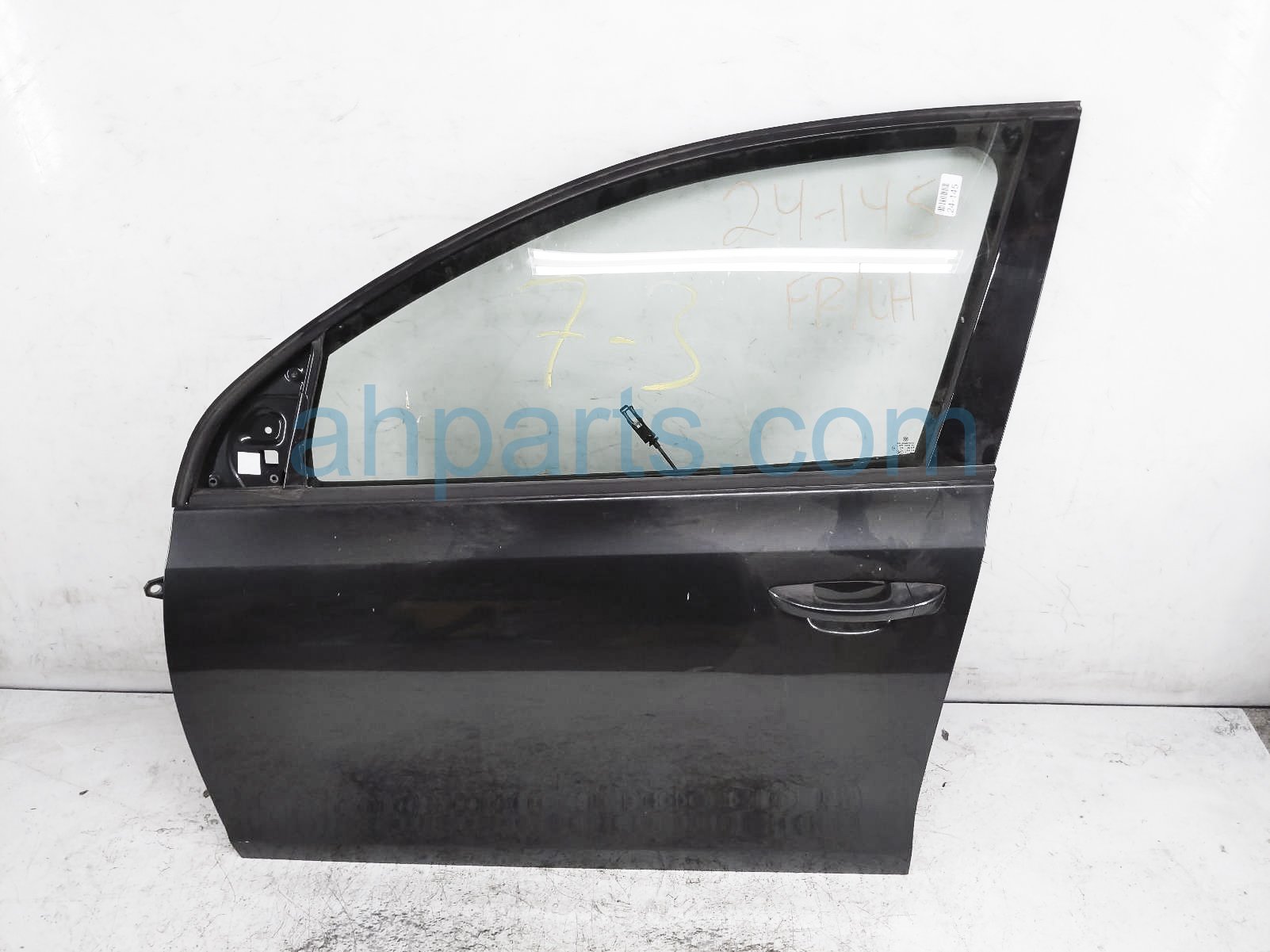 $450 Volkswagen FR/LH DOOR - GREY - NO MIRROR/TRIM $450 Volkswagen FR/LH DOOR - GREY - NO MIRROR/TRIM