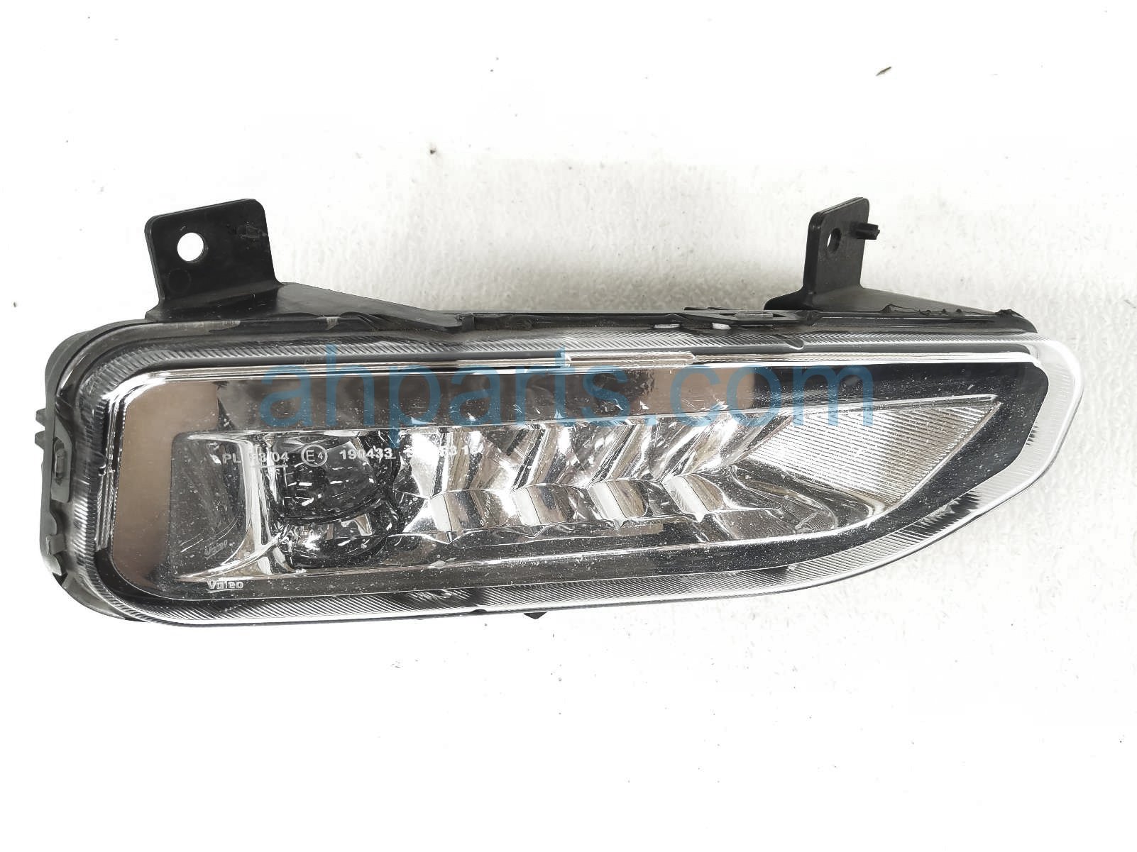 $225 Nissan RH FOG LAMP / LIGHT