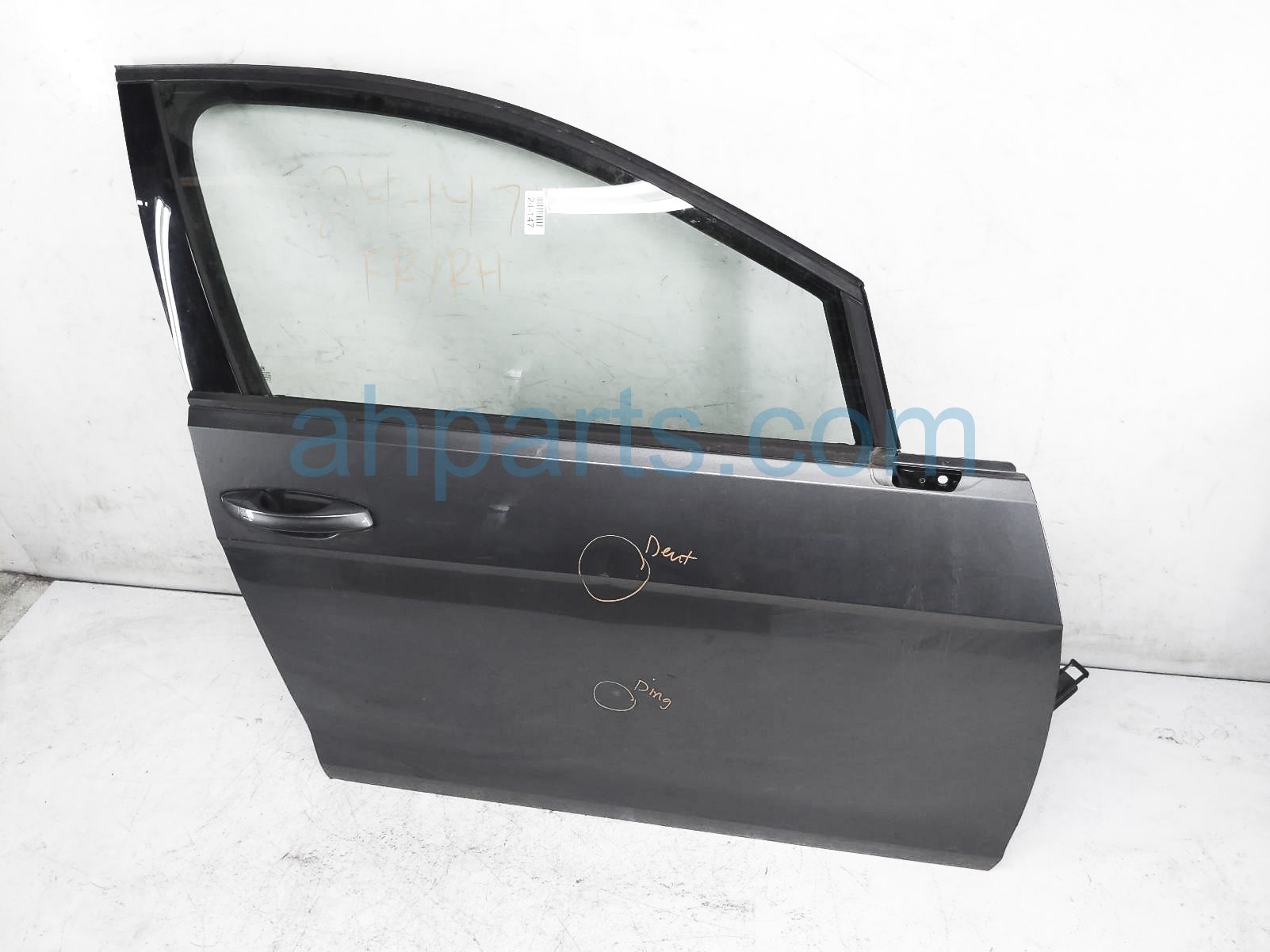 $475 Volkswagen FR/RH DOOR - GREY - NO MIRROR/TRIM*