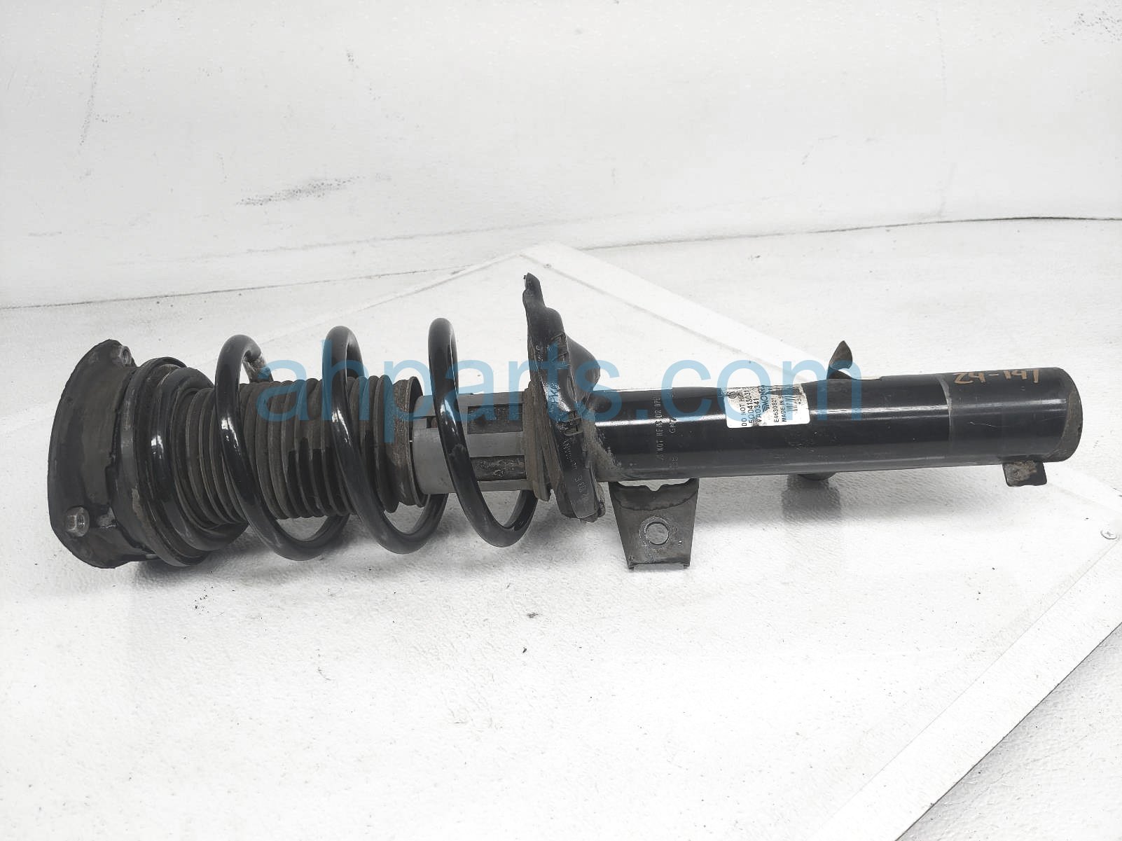 $300 Volkswagen FR/LH STRUT + SPRING