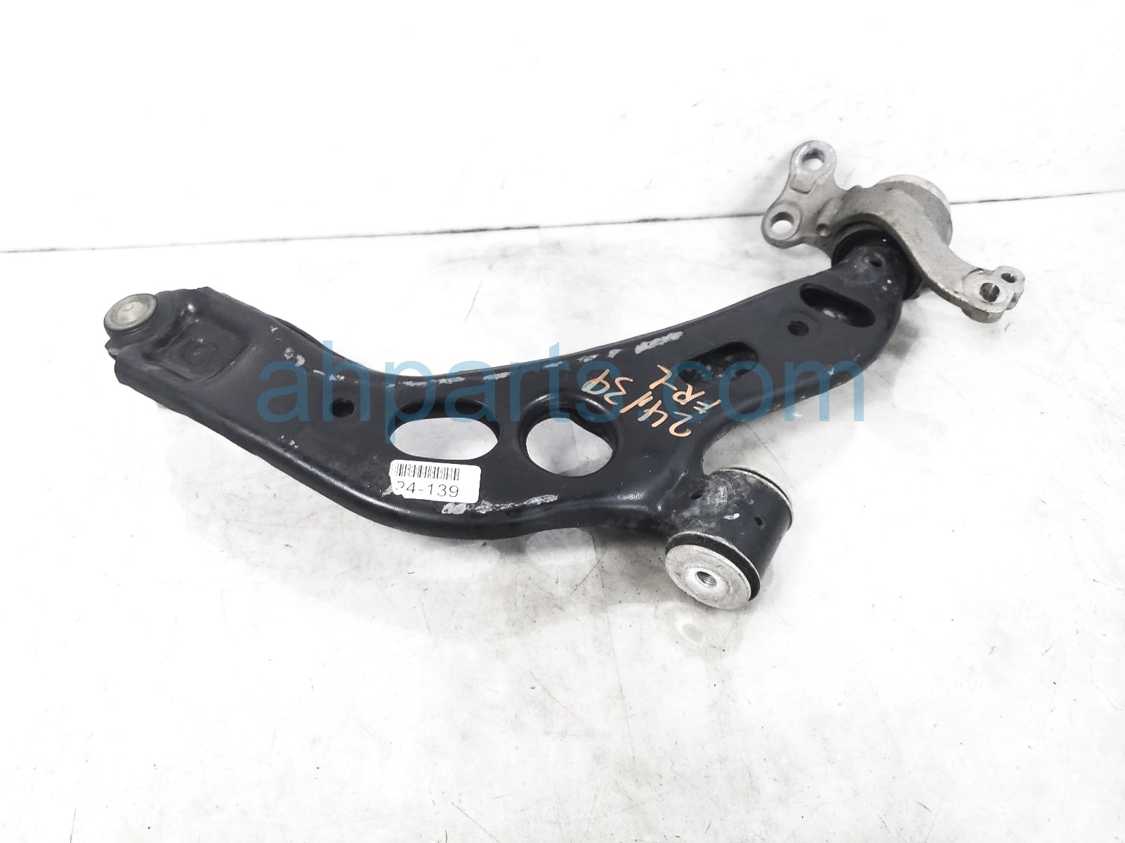 $120 BMW FR/LH LOWER CONTROL ARM