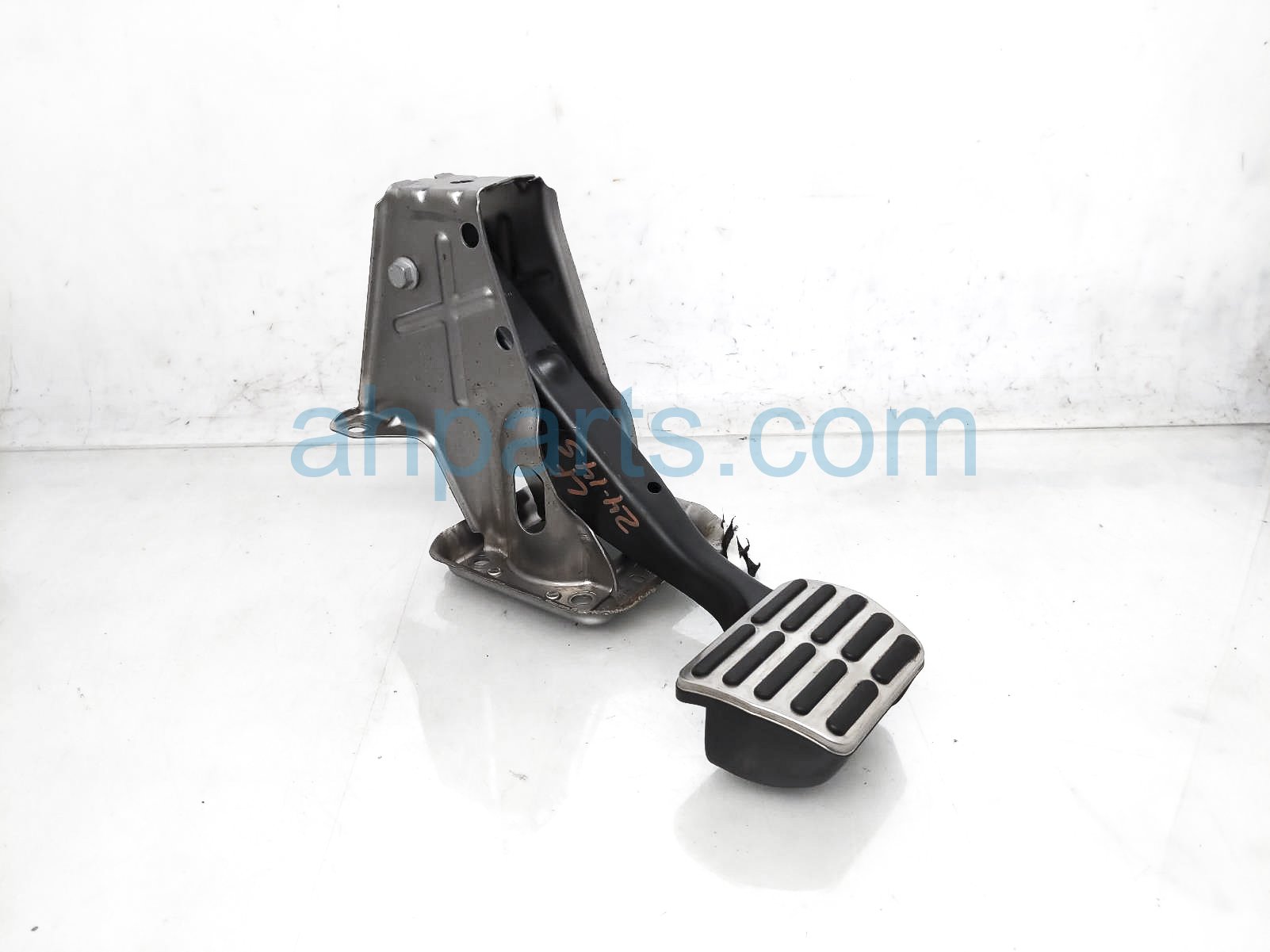 $50 Volkswagen BRAKE PEDAL ASSY $50 Volkswagen BRAKE PEDAL ASSY