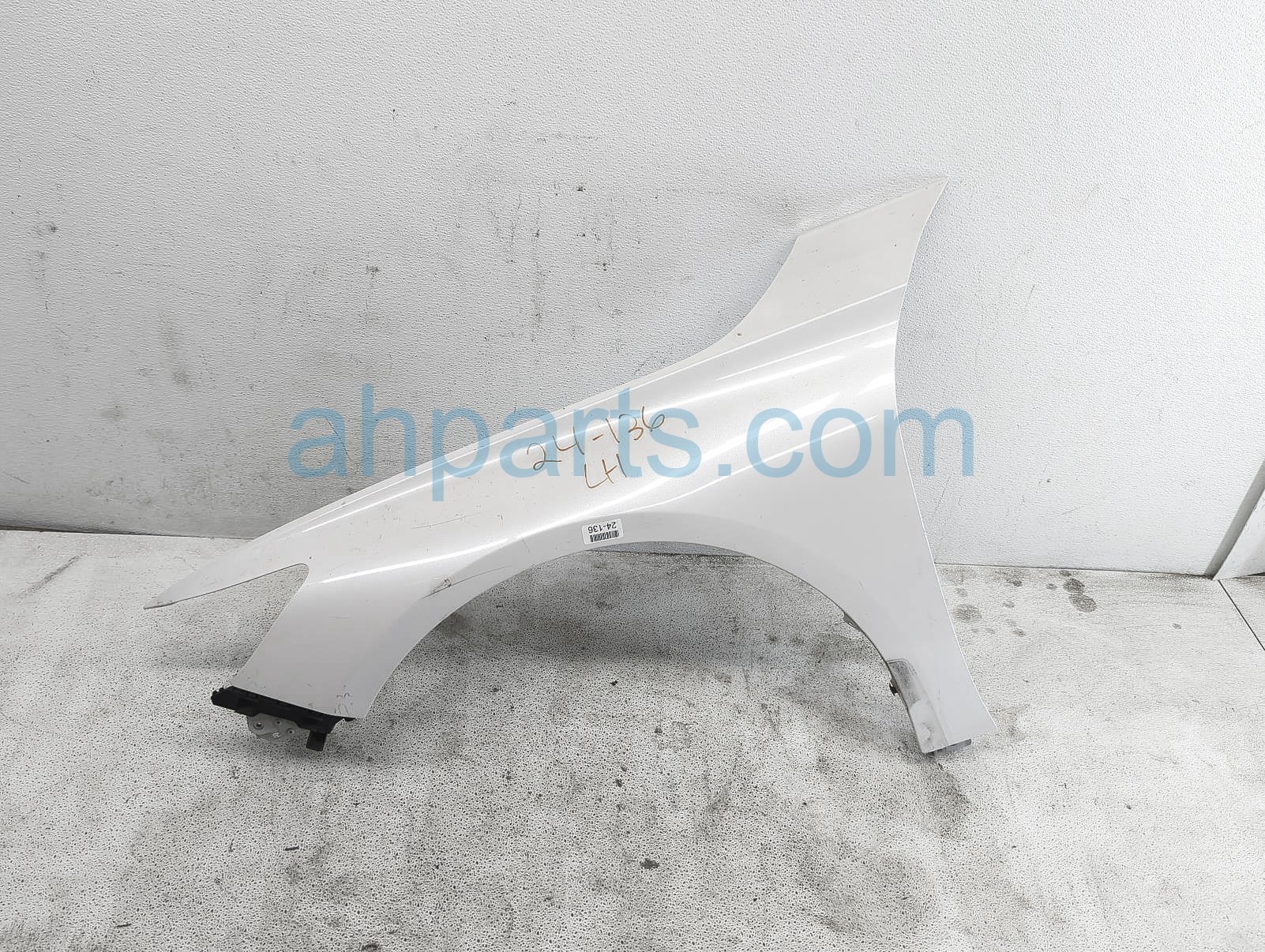 $275 Honda LH FENDER - WHITE