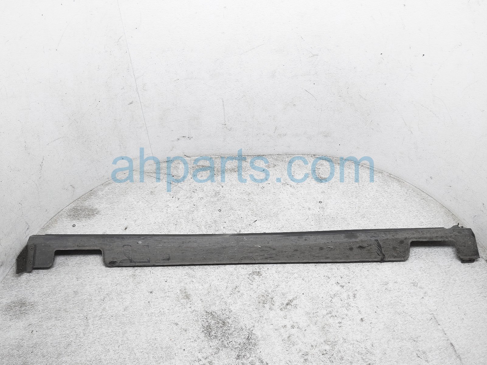 $85 Honda RH SIDE SKIRT / ROCKER - BLACK