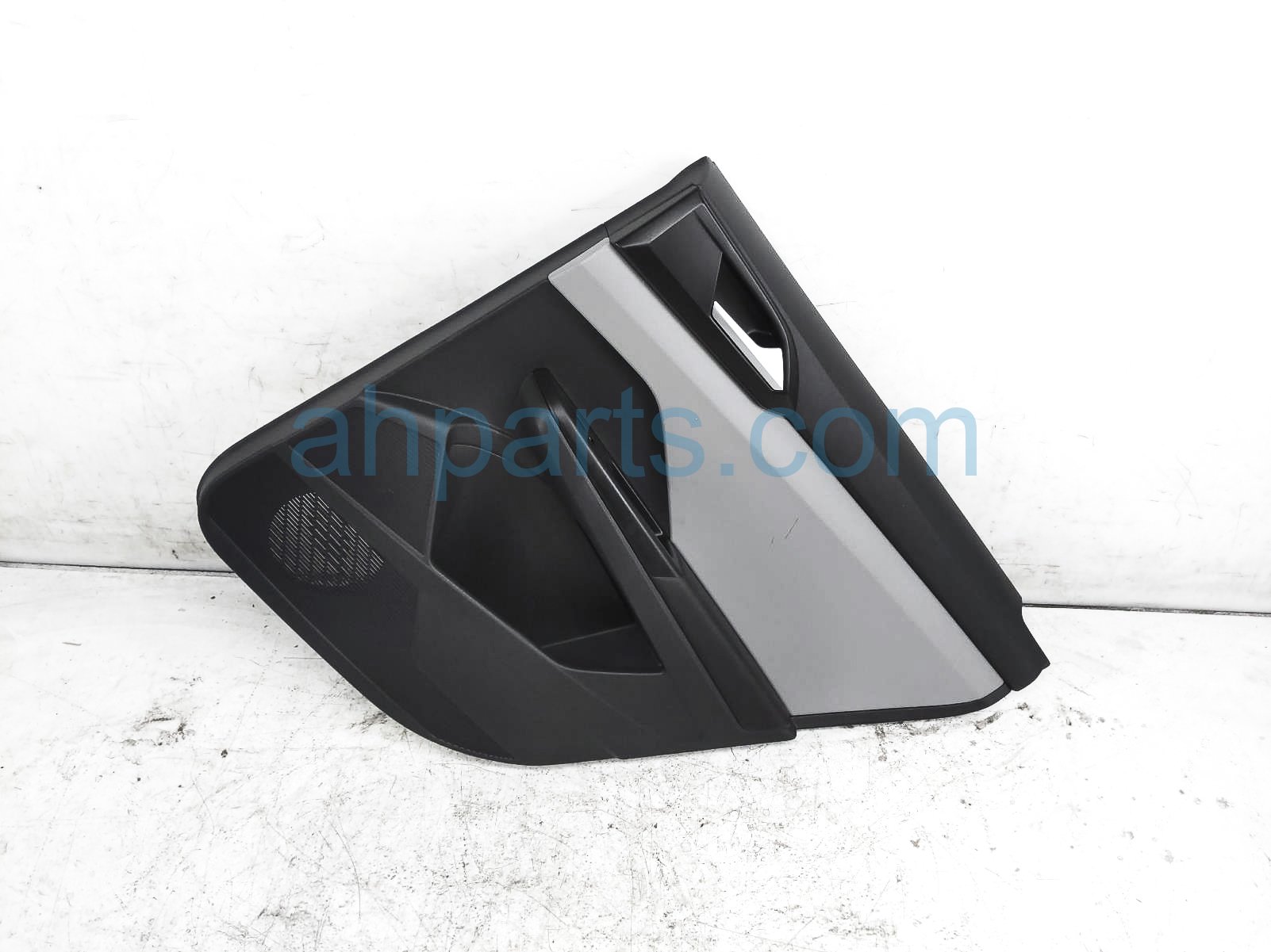 $145 Volkswagen RR/RH INTERIOR DOOR PANEL - GREY $145 Volkswagen RR/RH INTERIOR DOOR PANEL - GREY