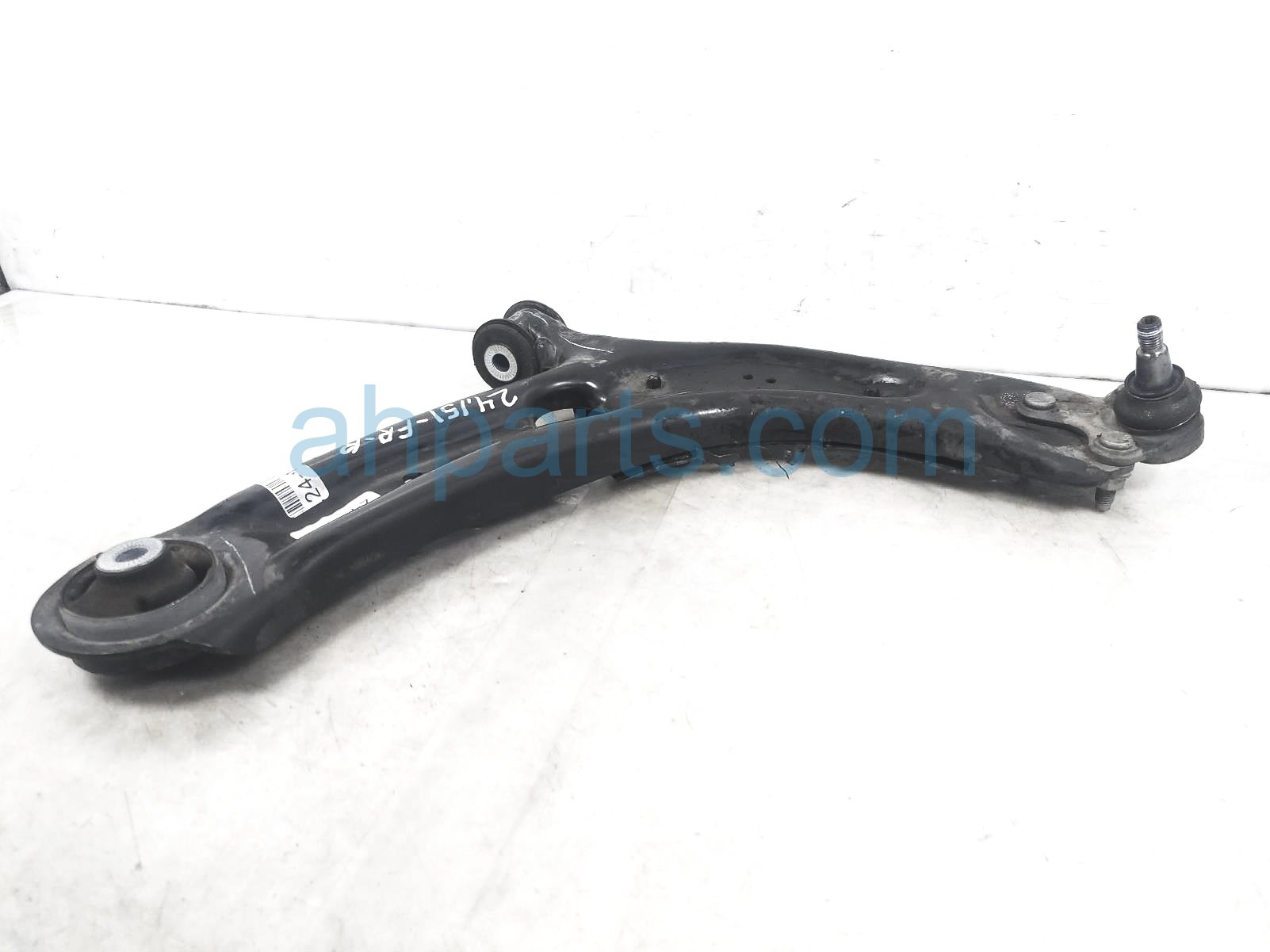 $210 Volkswagen FR/RH LOWER CONTROL ARM *