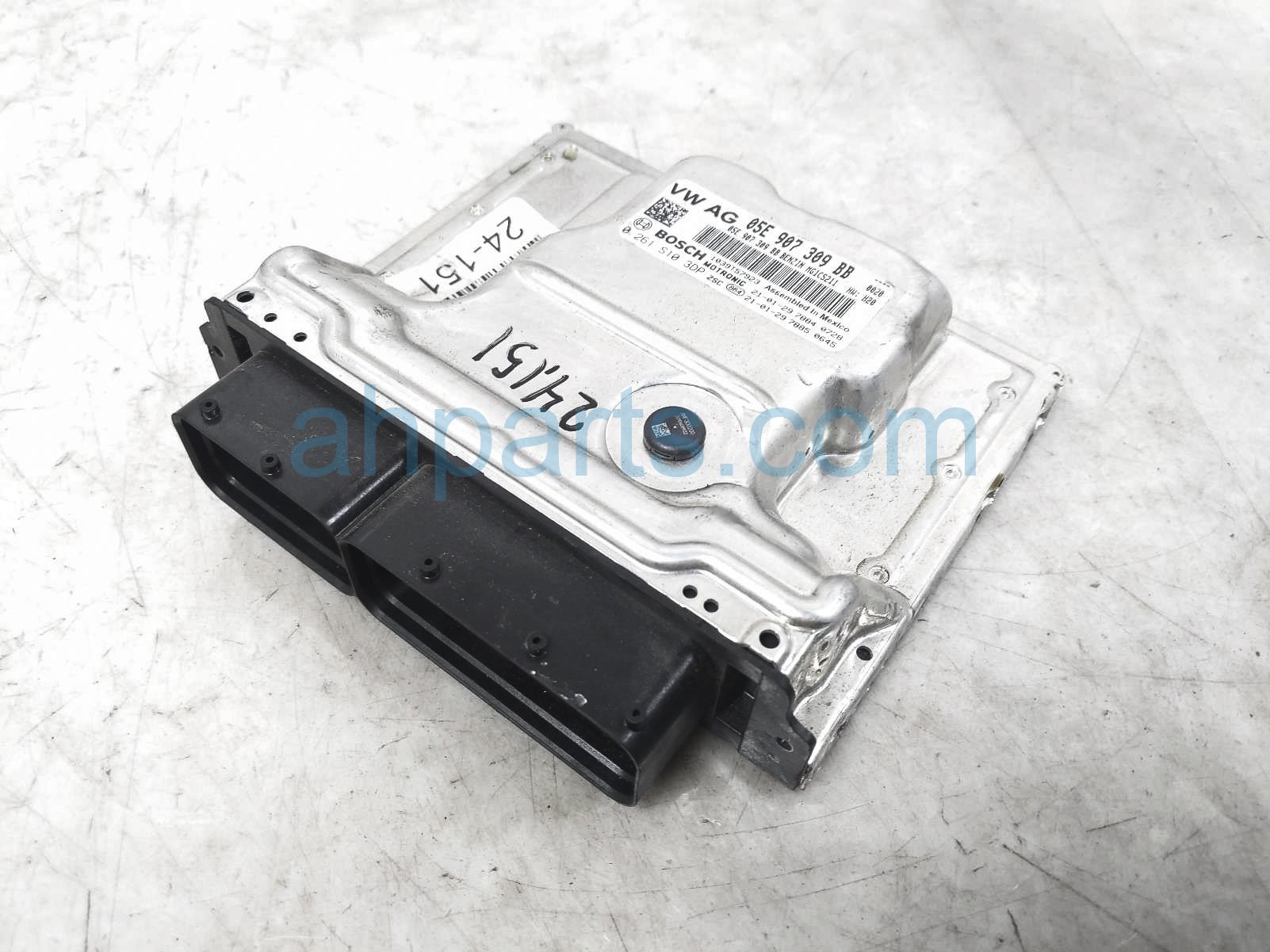 $125 Volkswagen ENGINE COMPUTER UNIT - AT - FWD $125 Volkswagen ENGINE COMPUTER UNIT - AT - FWD