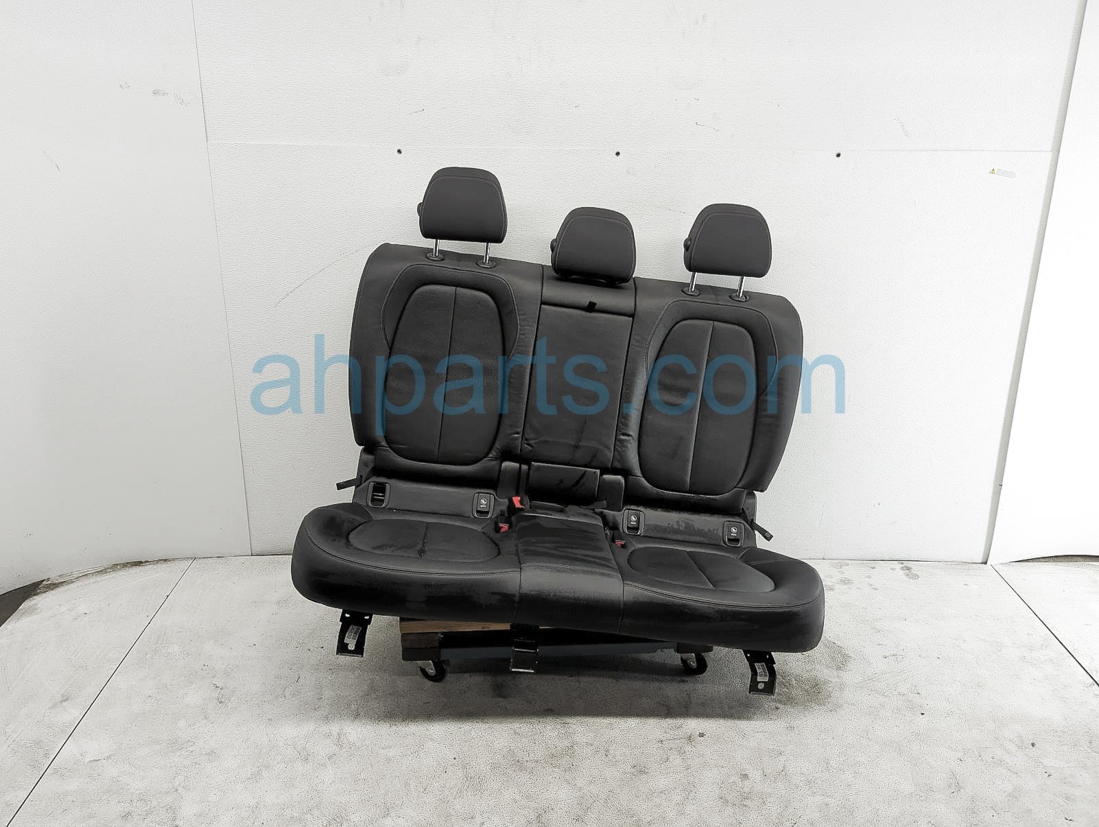 $300 BMW REAR SEAT ASSY - BLK LTHER $300 BMW REAR SEAT ASSY - BLK LTHER