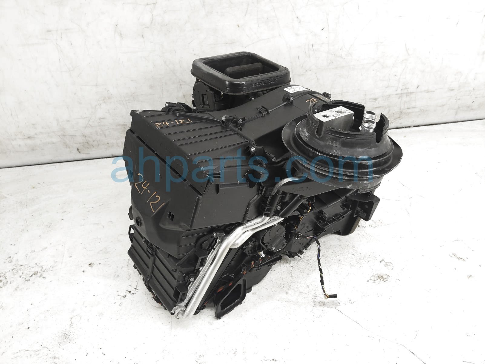$140 BMW BLOWER MOTOR W/ HEATER CORE - 2.0L $140 BMW BLOWER MOTOR W/ HEATER CORE - 2.0L